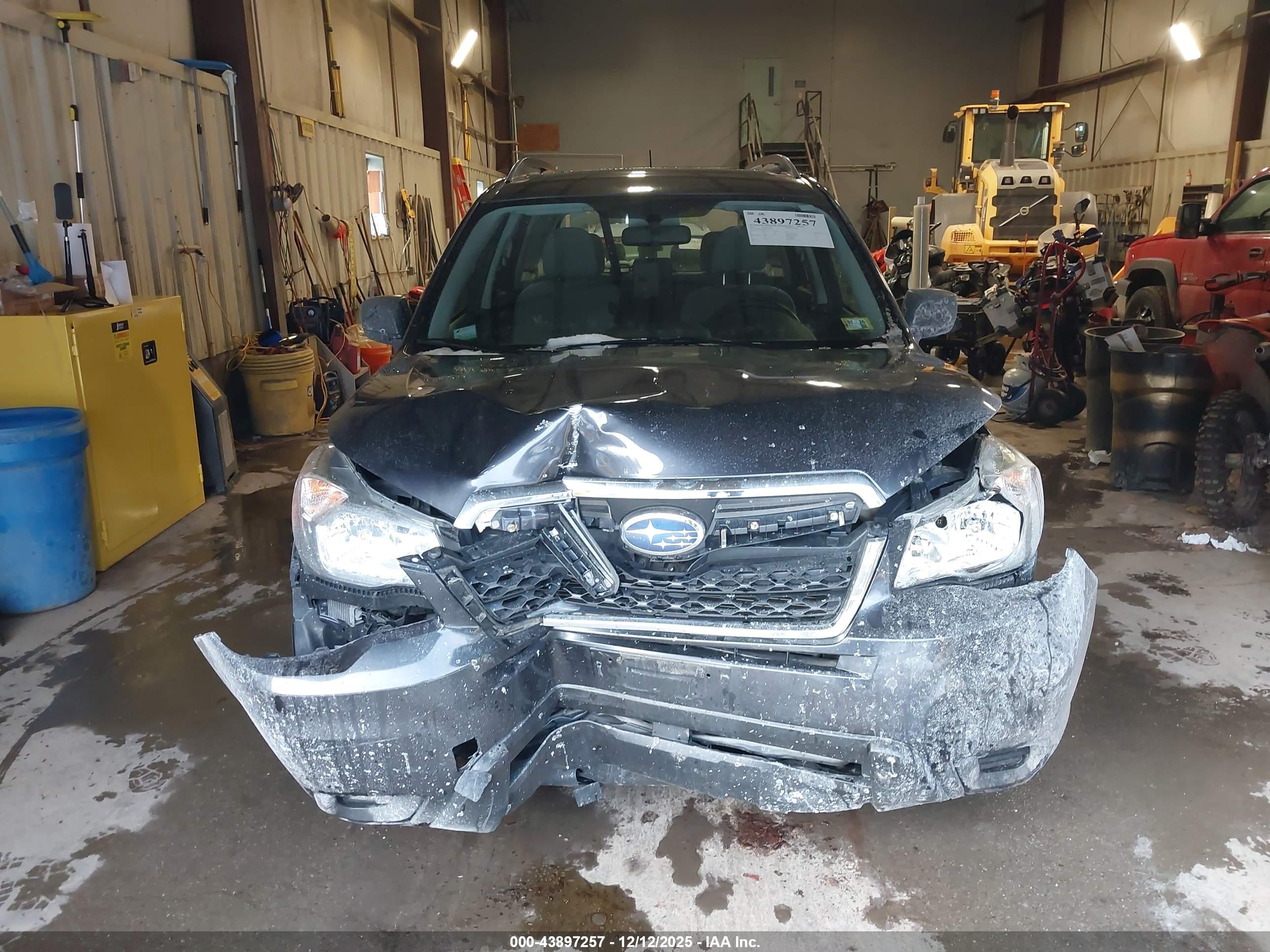 SUBARU FORESTER image 6