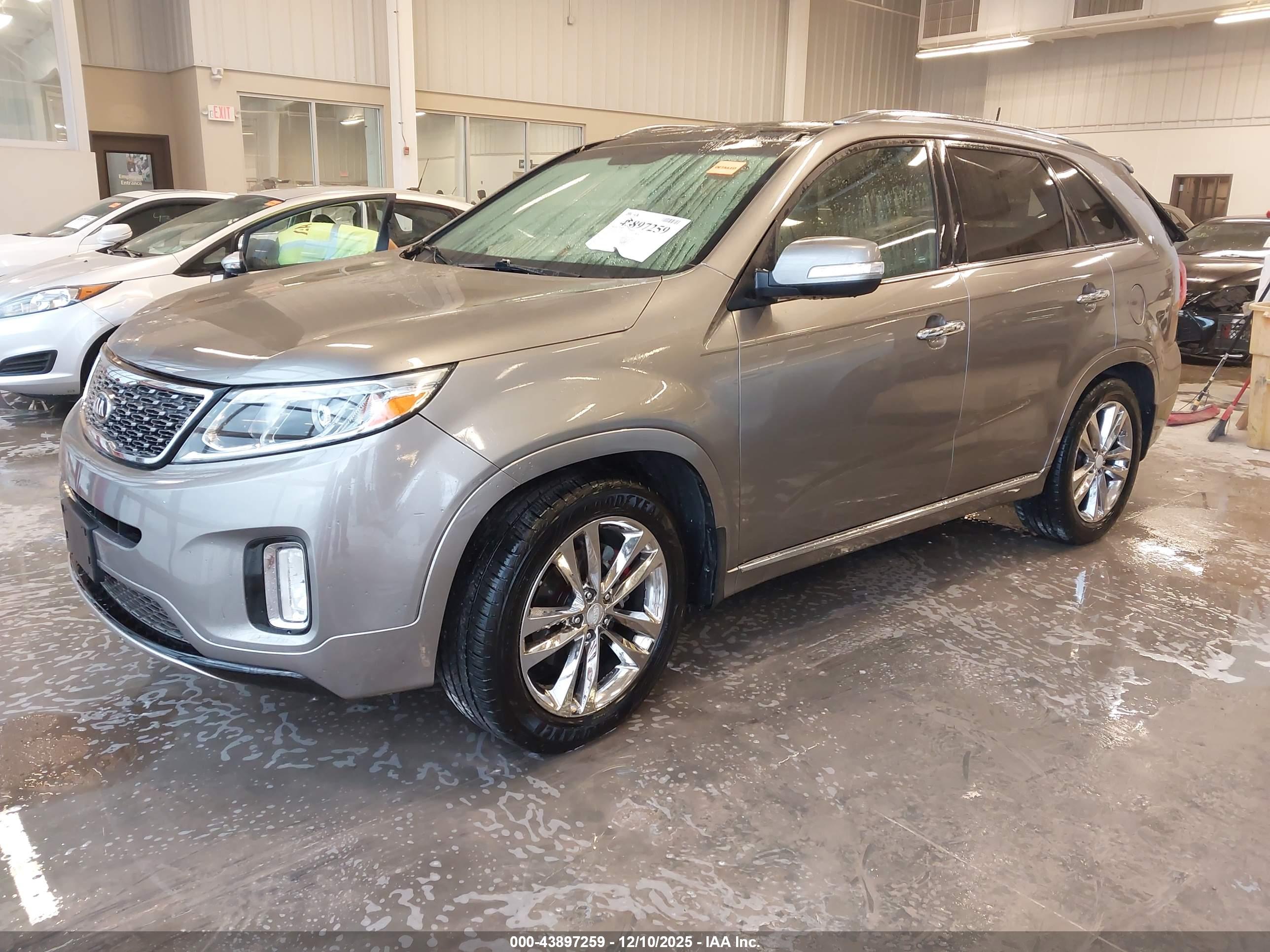KIA SORENTO image 2