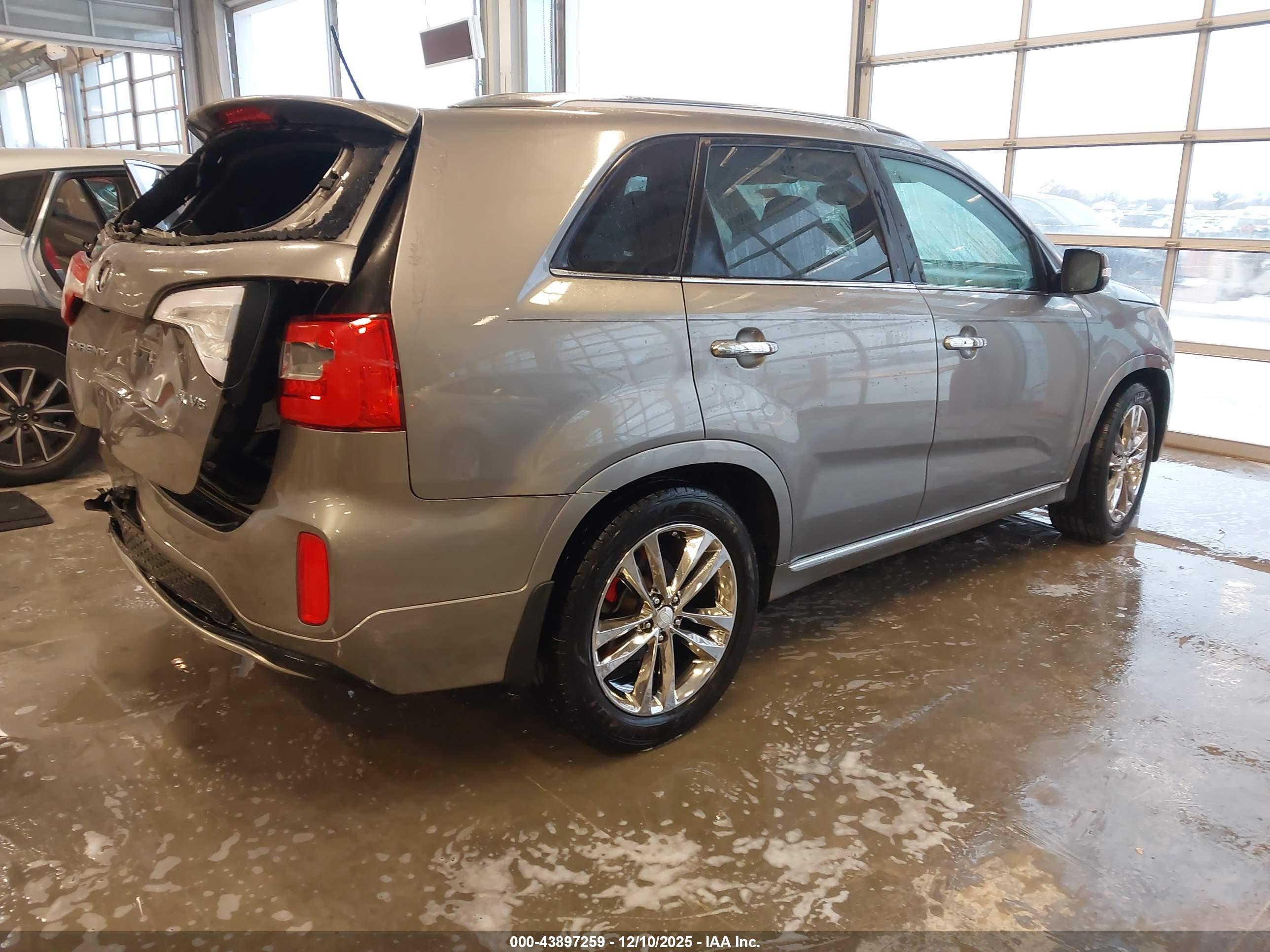 KIA SORENTO image 4