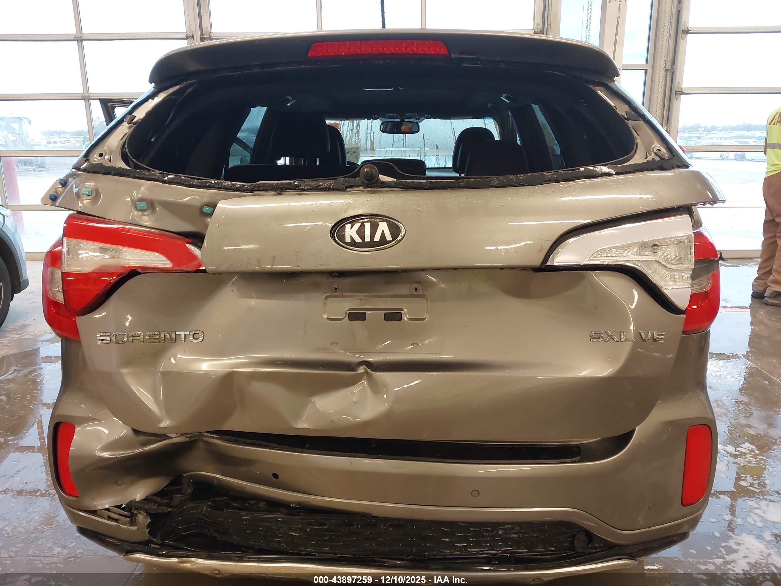 KIA SORENTO image 6