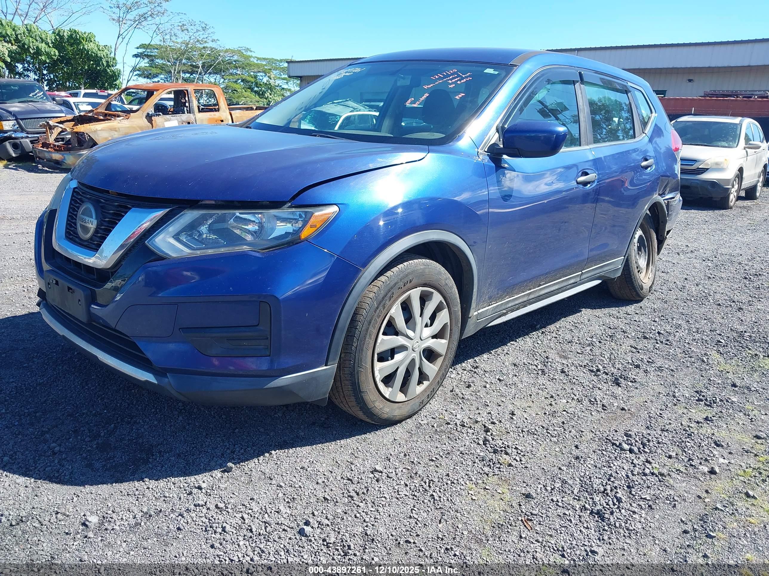 NISSAN ROGUE image 2