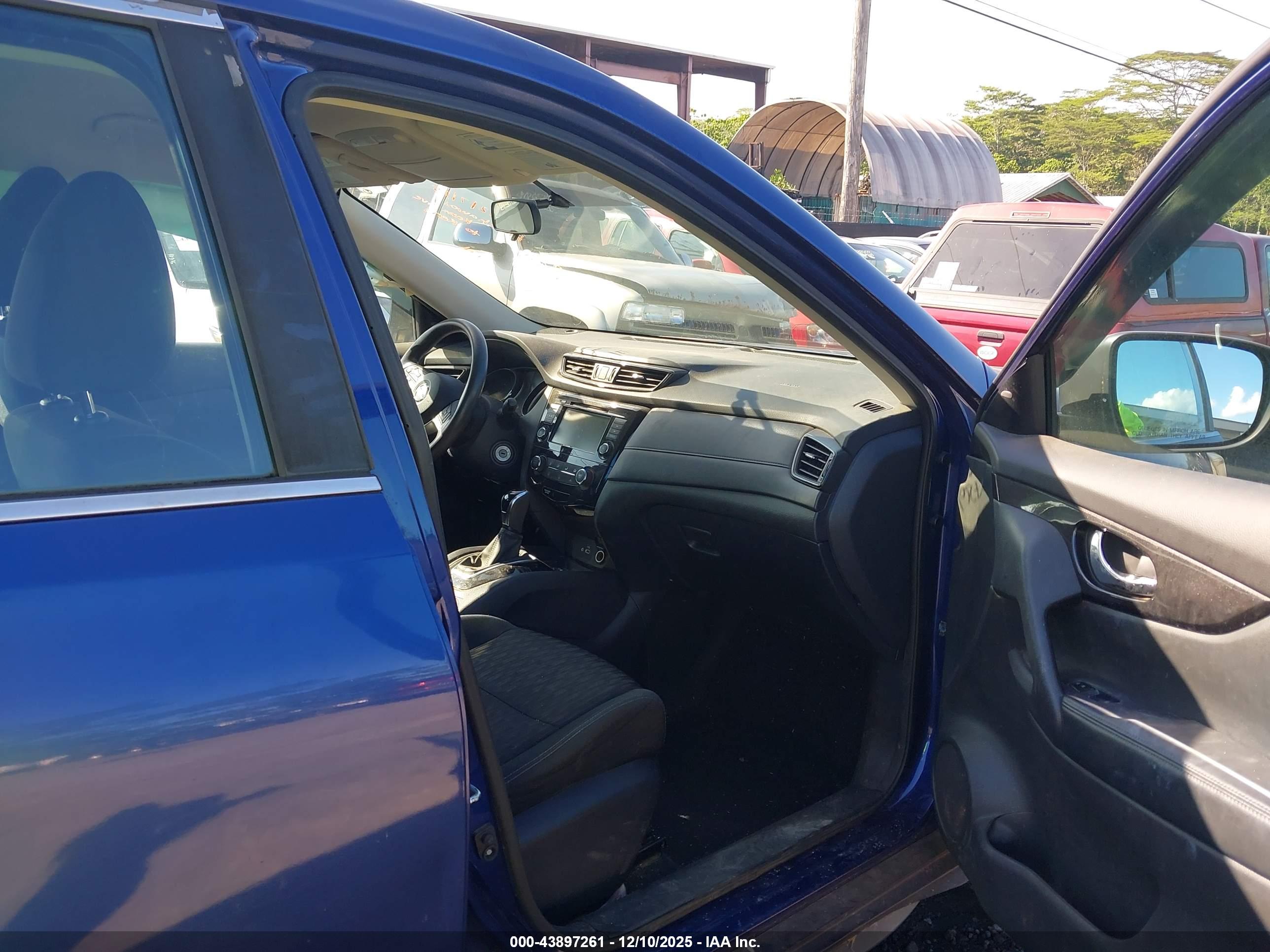 NISSAN ROGUE image 5