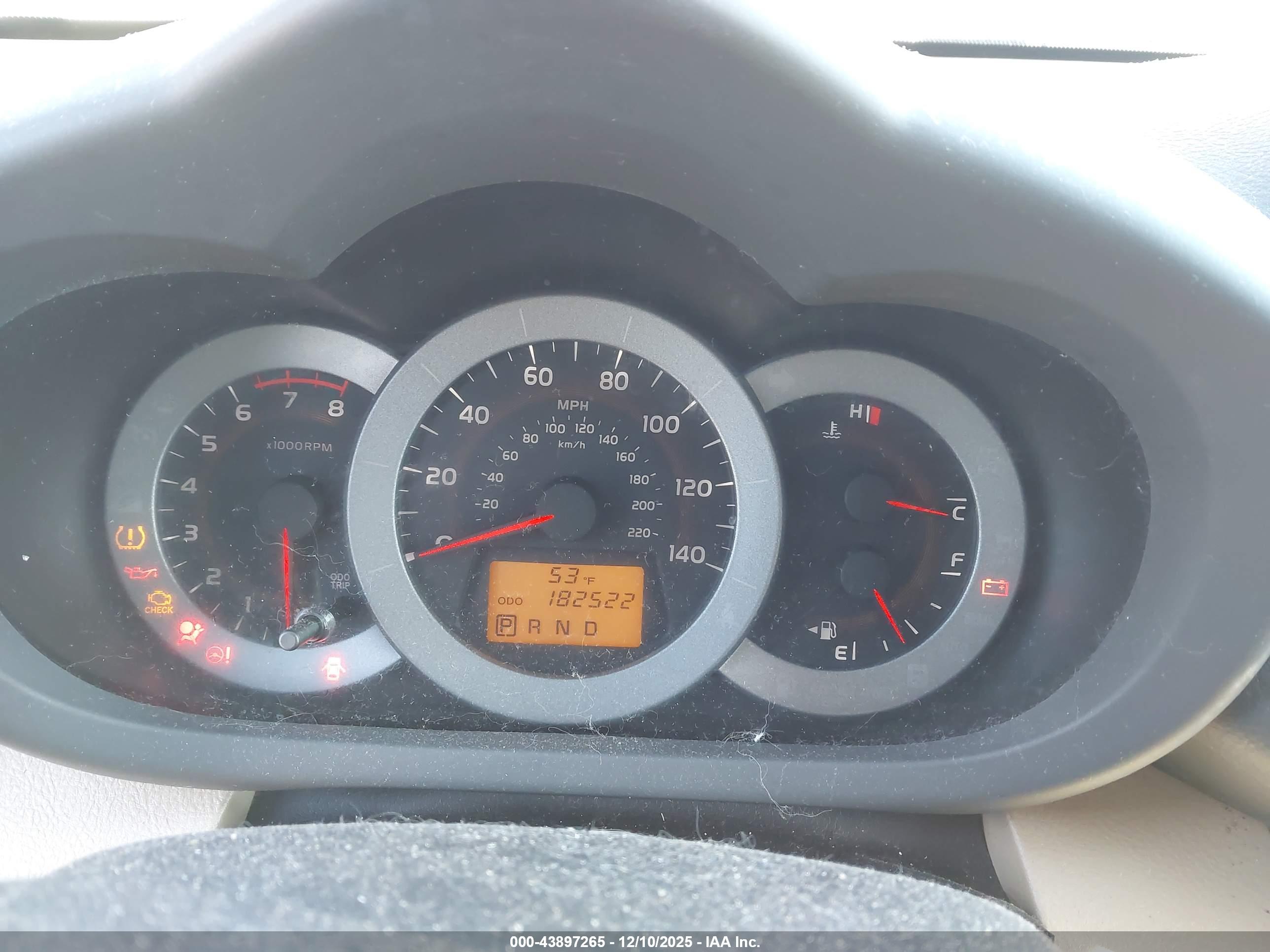 TOYOTA RAV4 image 7