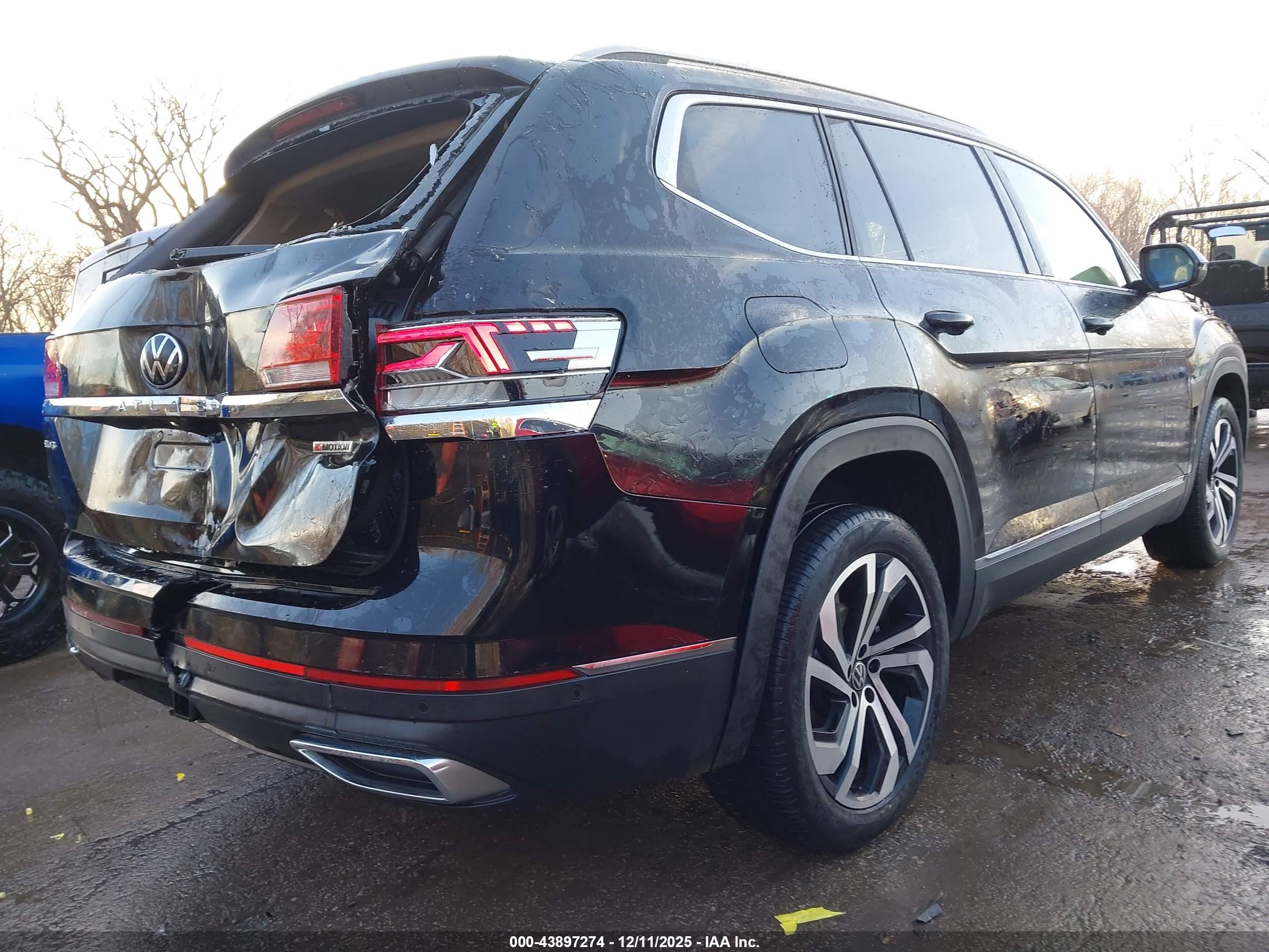 VOLKSWAGEN ATLAS image 4