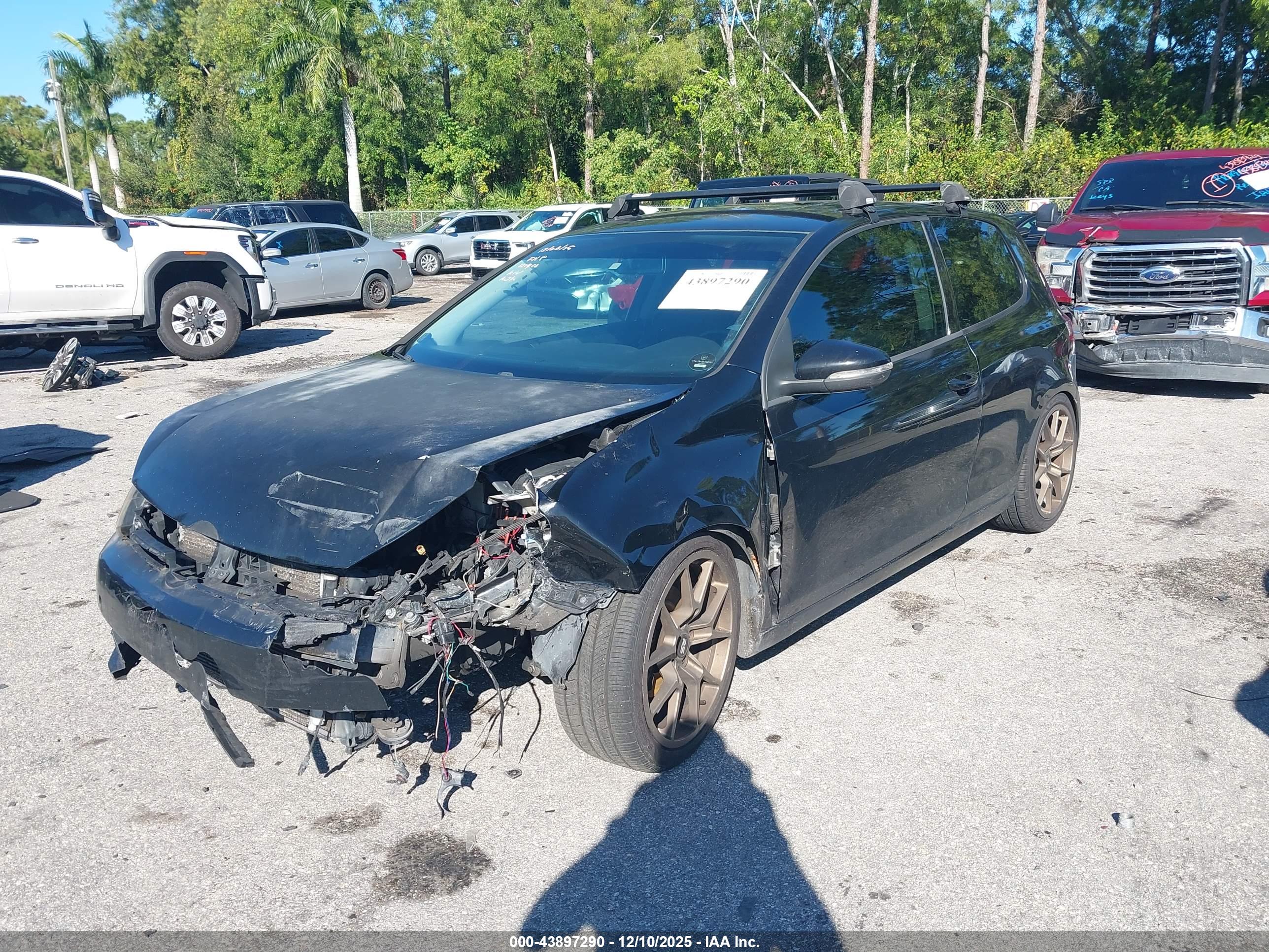 VOLKSWAGEN GOLF image 2