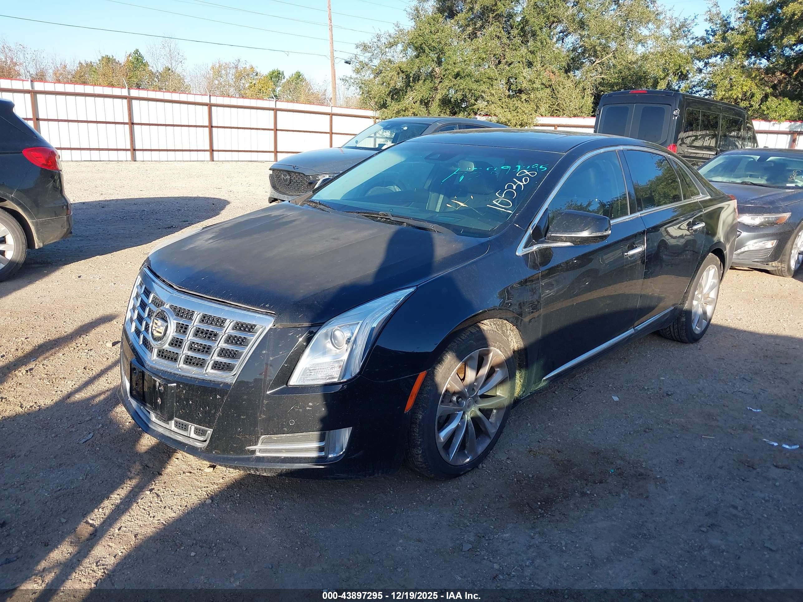 CADILLAC XTS image 2