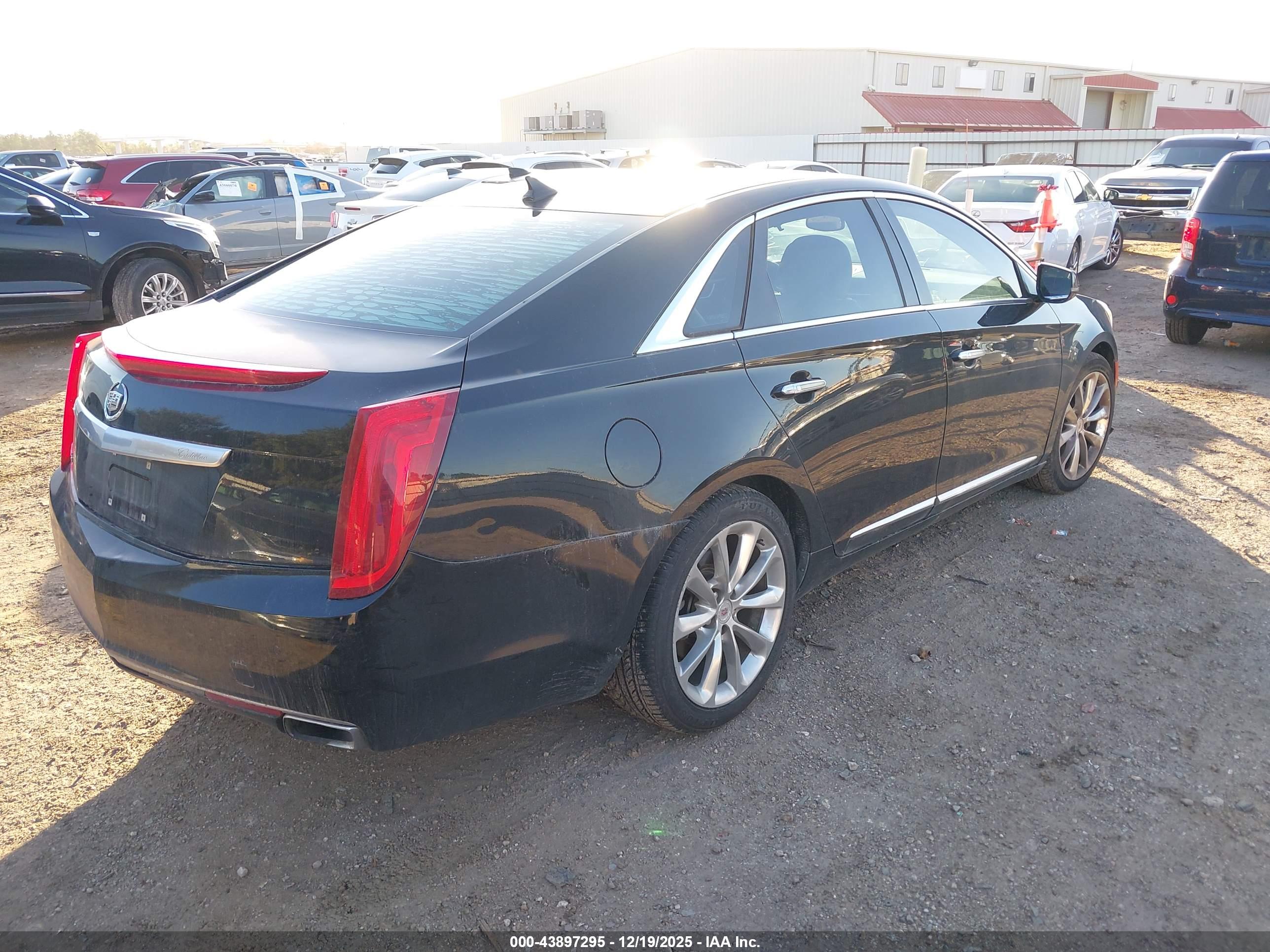 CADILLAC XTS image 4