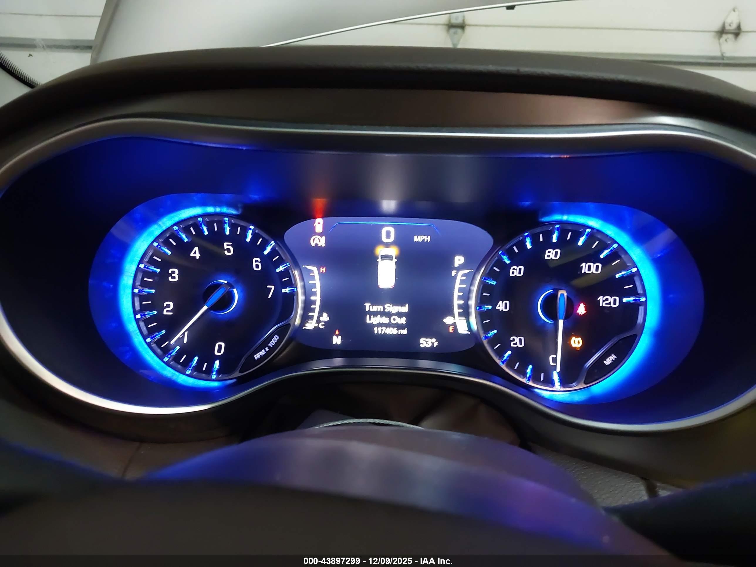 CHRYSLER PACIFICA image 7