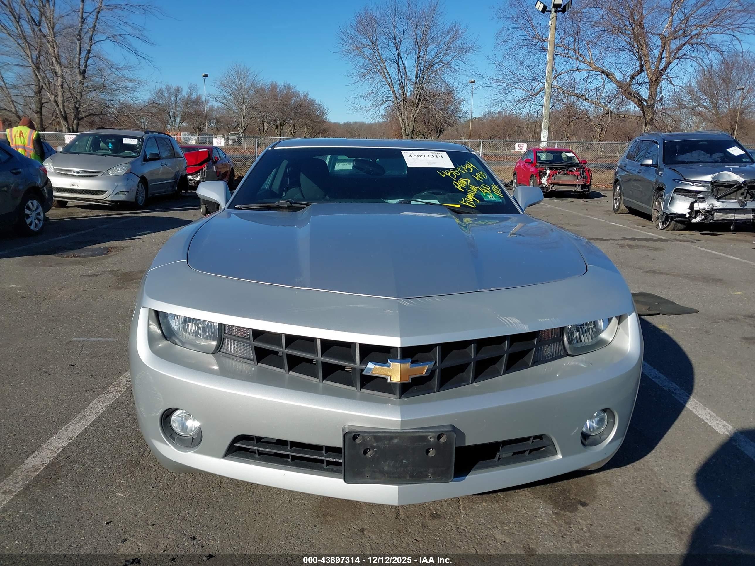 CHEVROLET CAMARO image 6