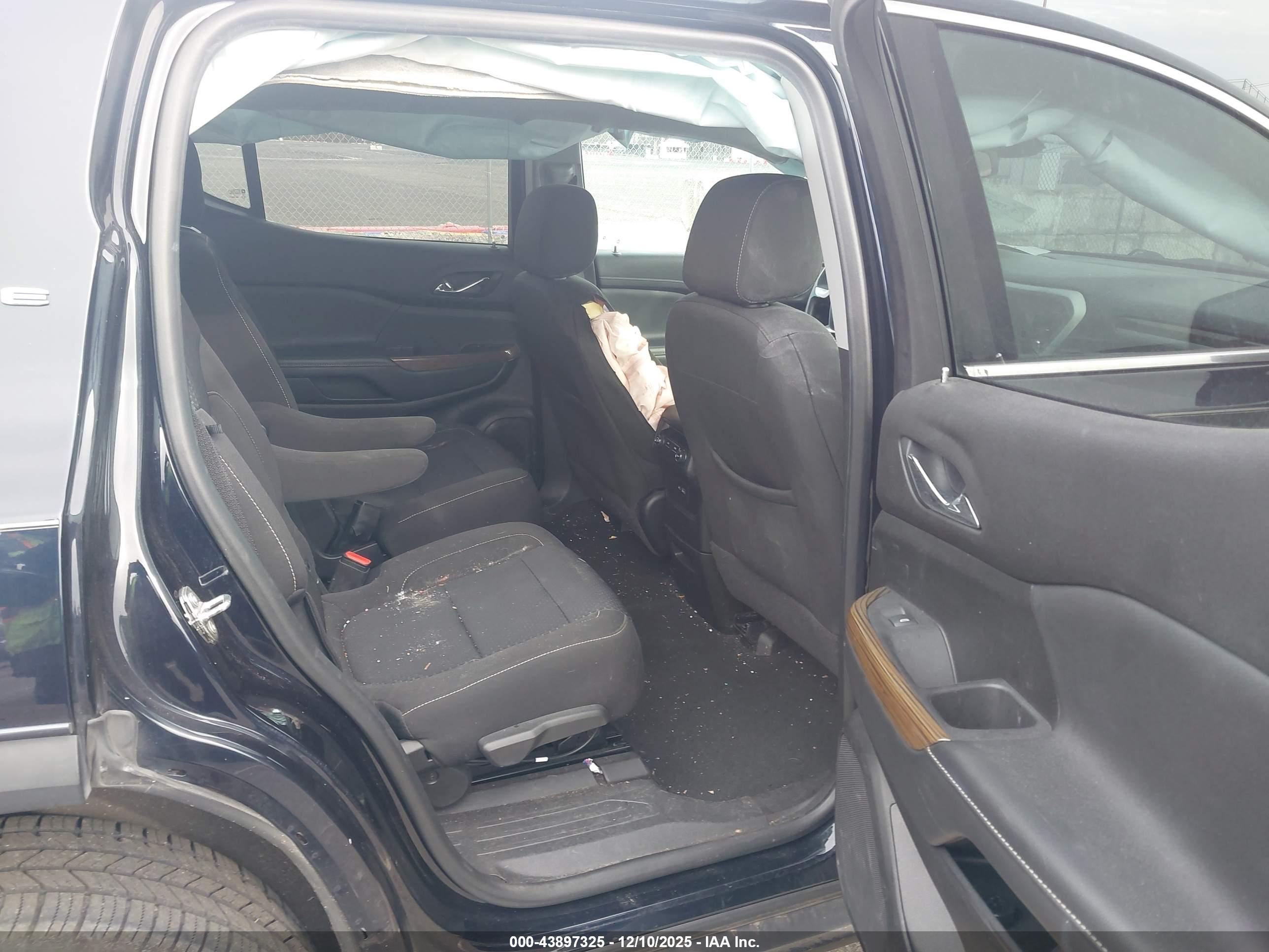 GMC ACADIA image 8