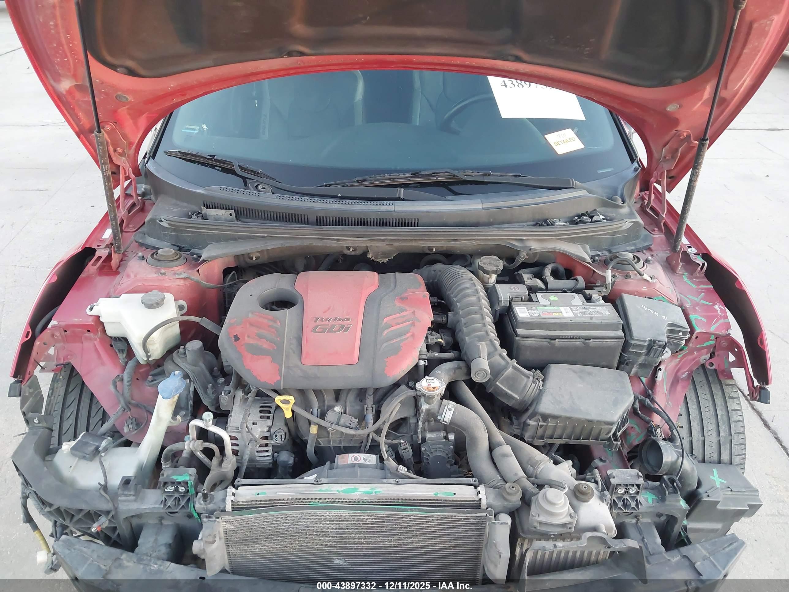 HYUNDAI VELOSTER image 10