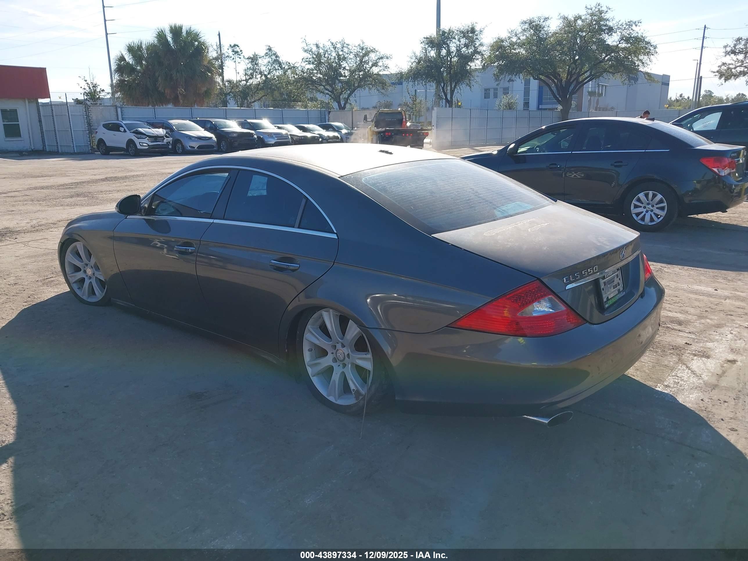 MERCEDES-BENZ CLS image 3