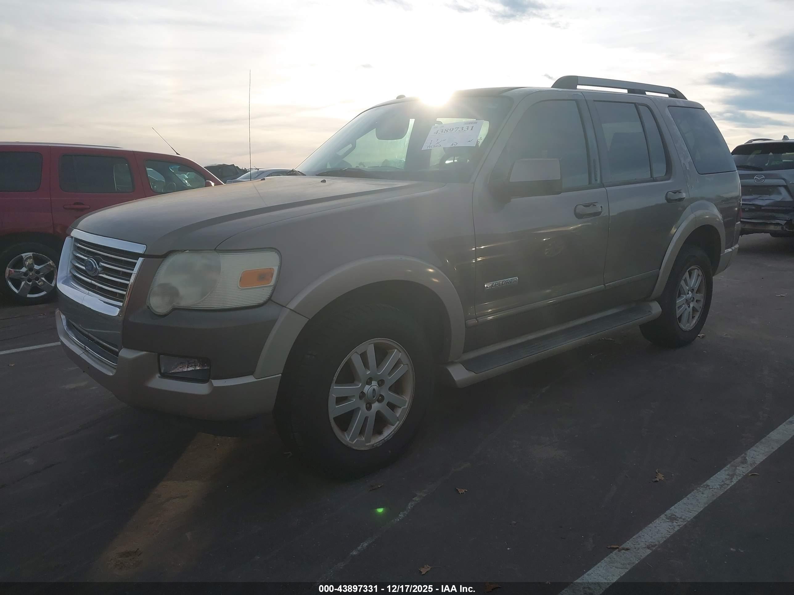 FORD EXPLORER image 2