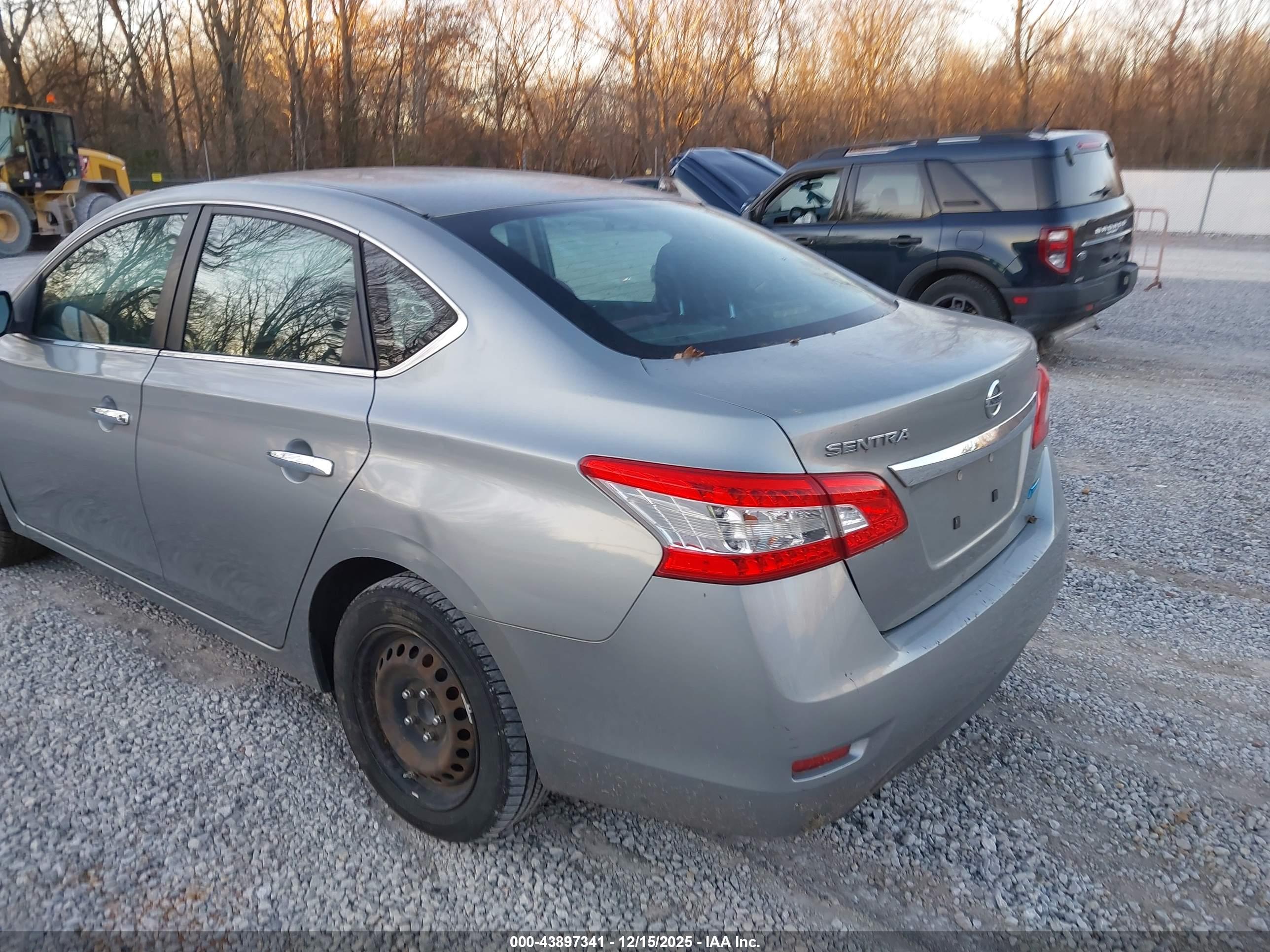 NISSAN SENTRA image 6