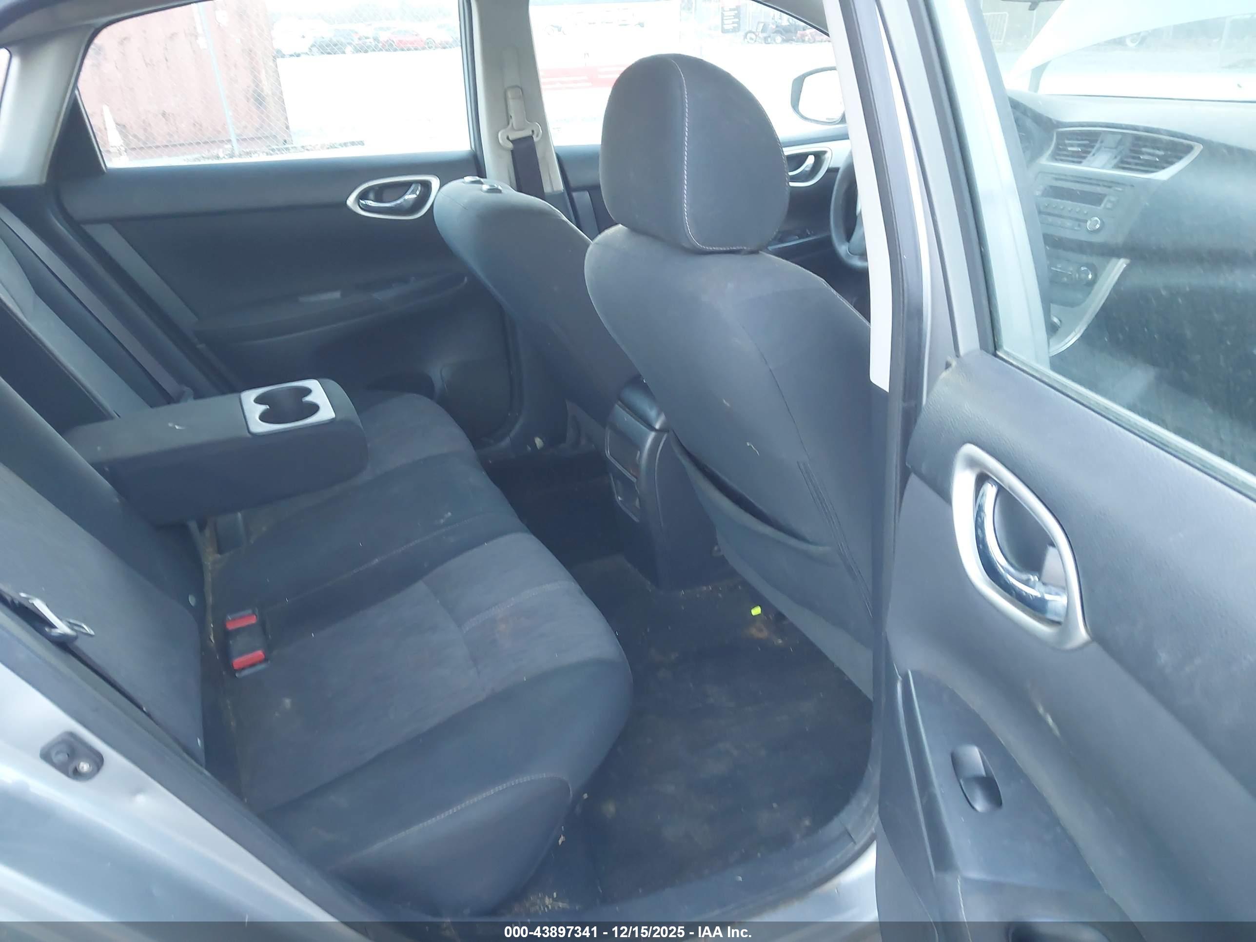 NISSAN SENTRA image 8