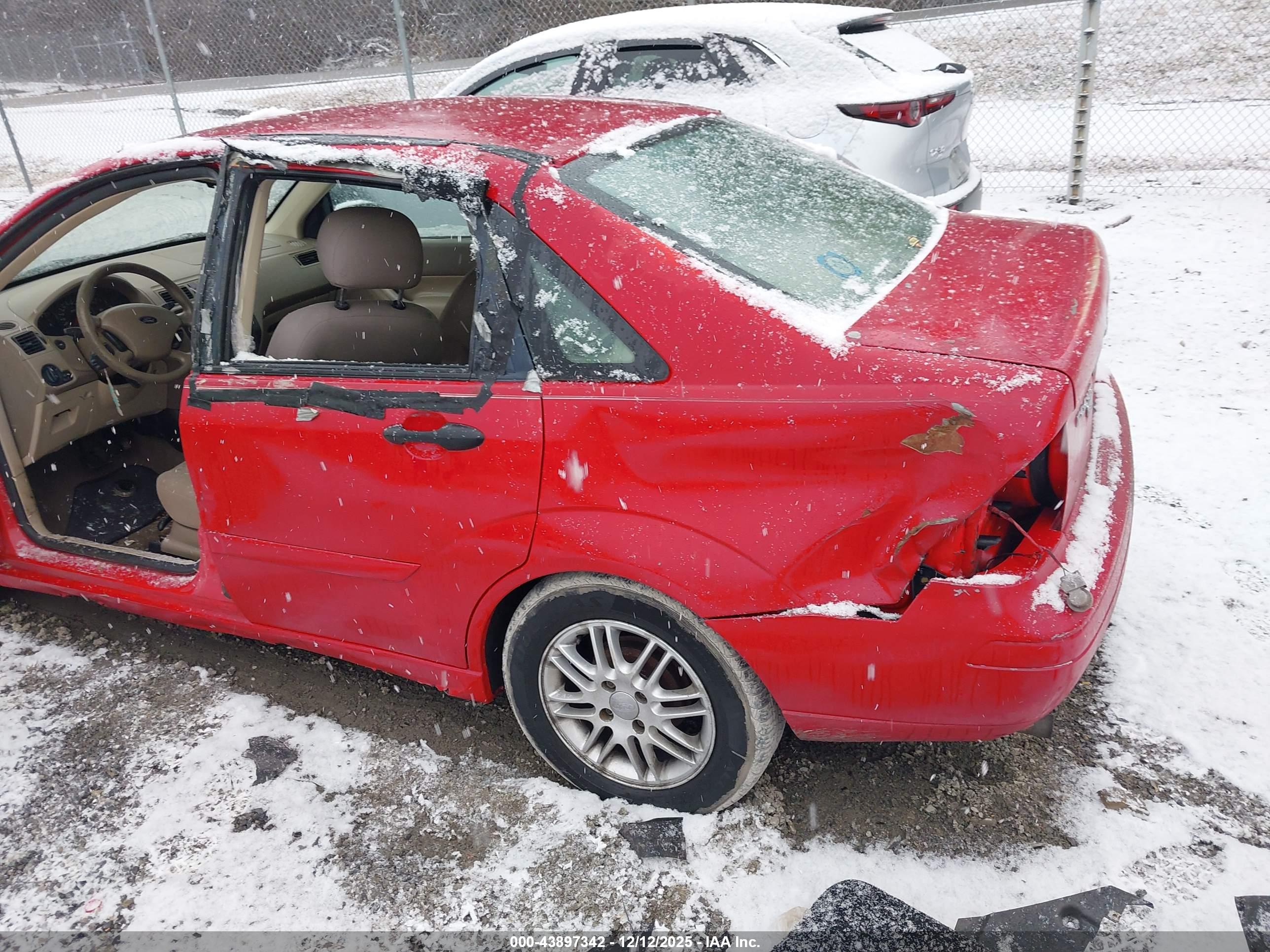 FORD FOCUS image 6