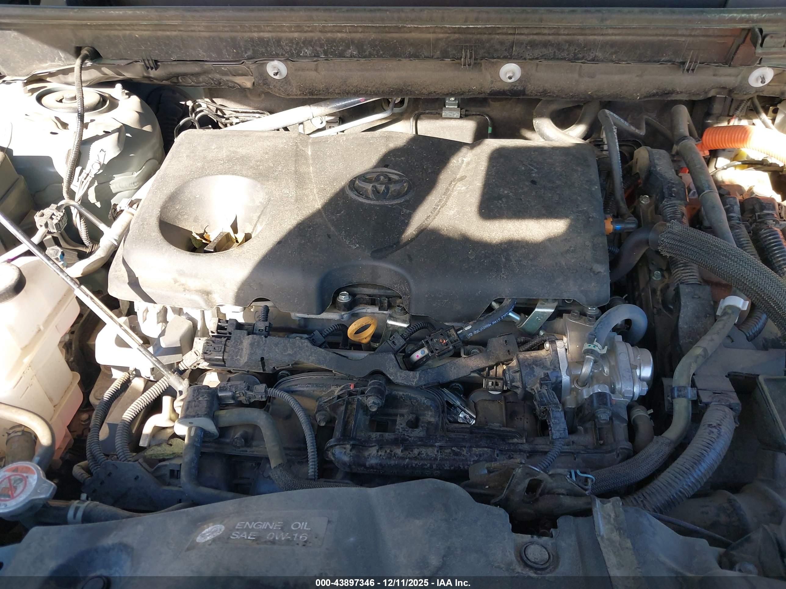 TOYOTA RAV4 image 10