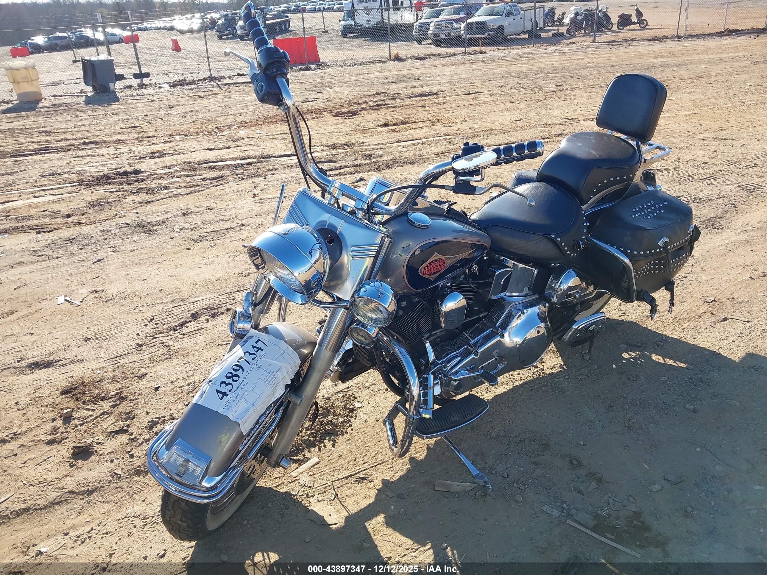 HARLEY-DAVIDSON FLSTC image 2