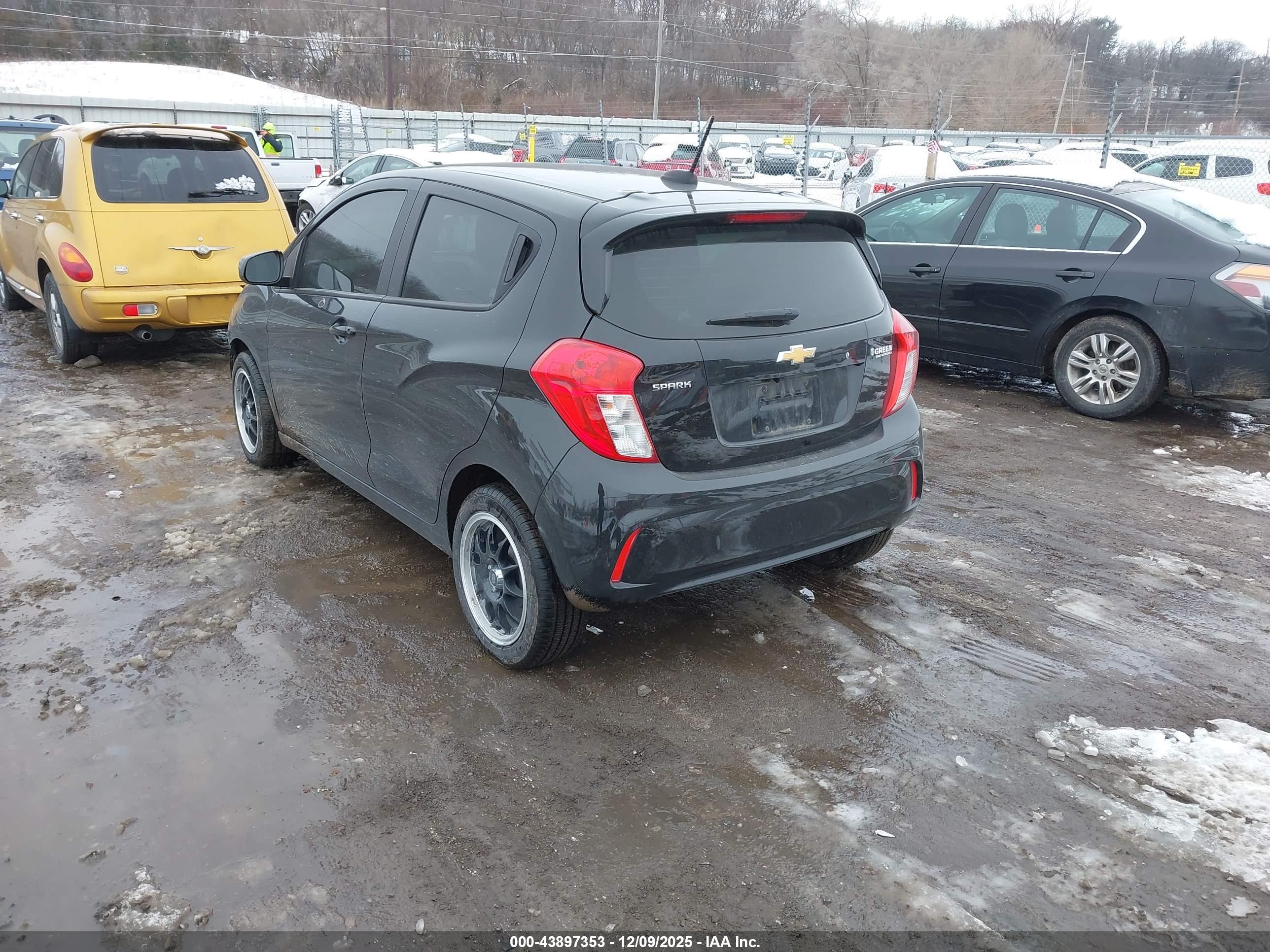 CHEVROLET SPARK image 3
