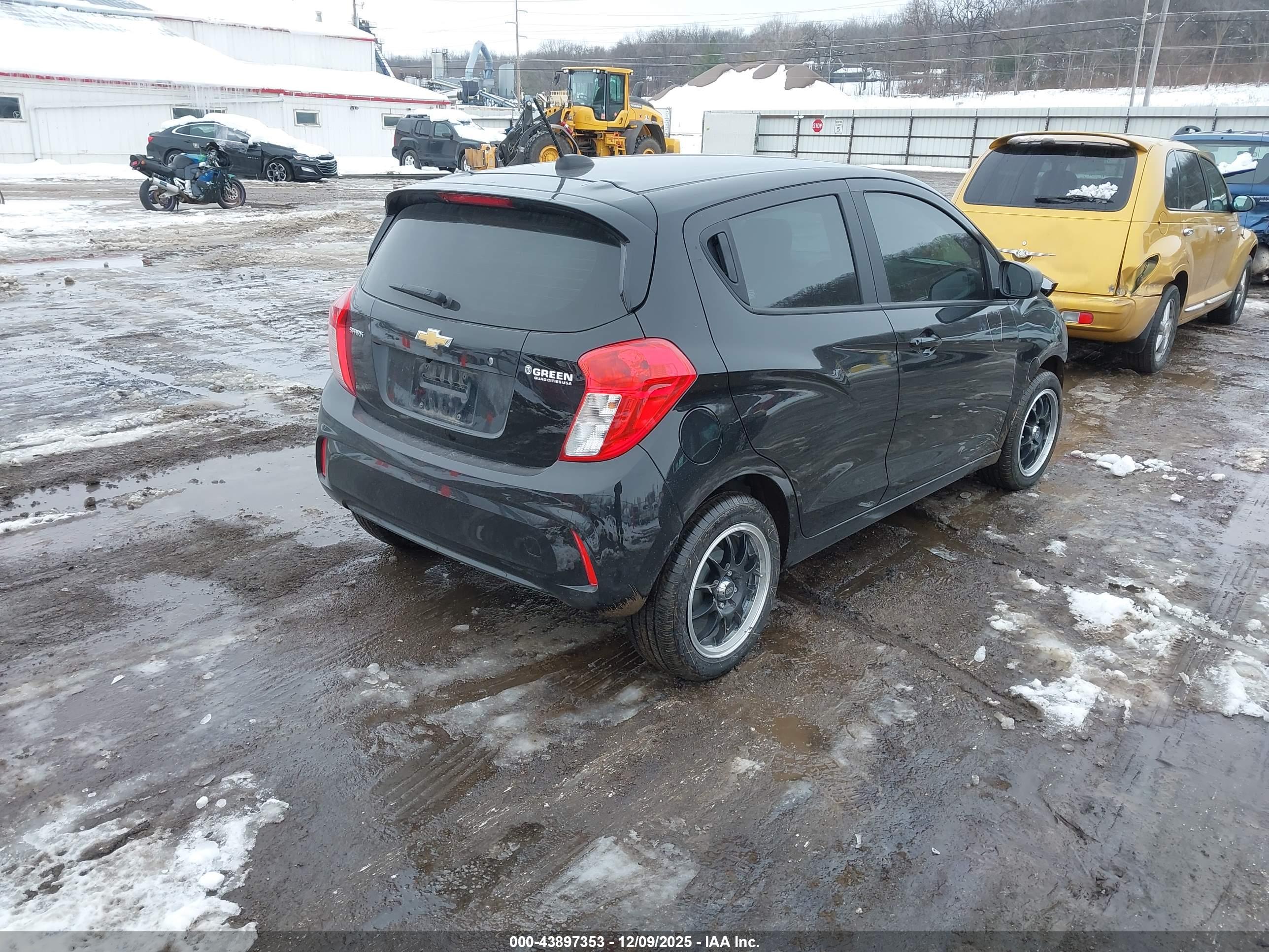 CHEVROLET SPARK image 4
