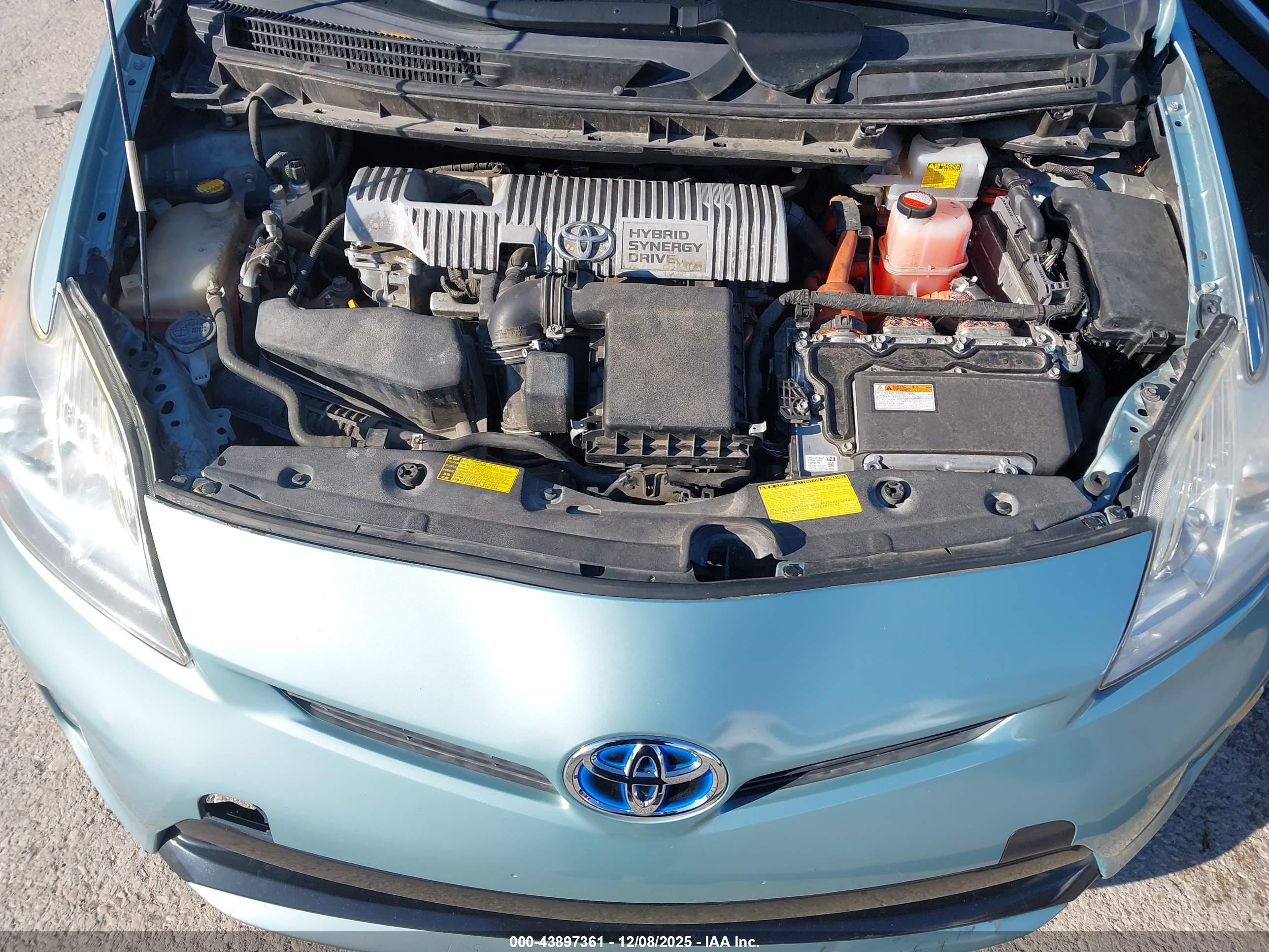TOYOTA PRIUS image 10