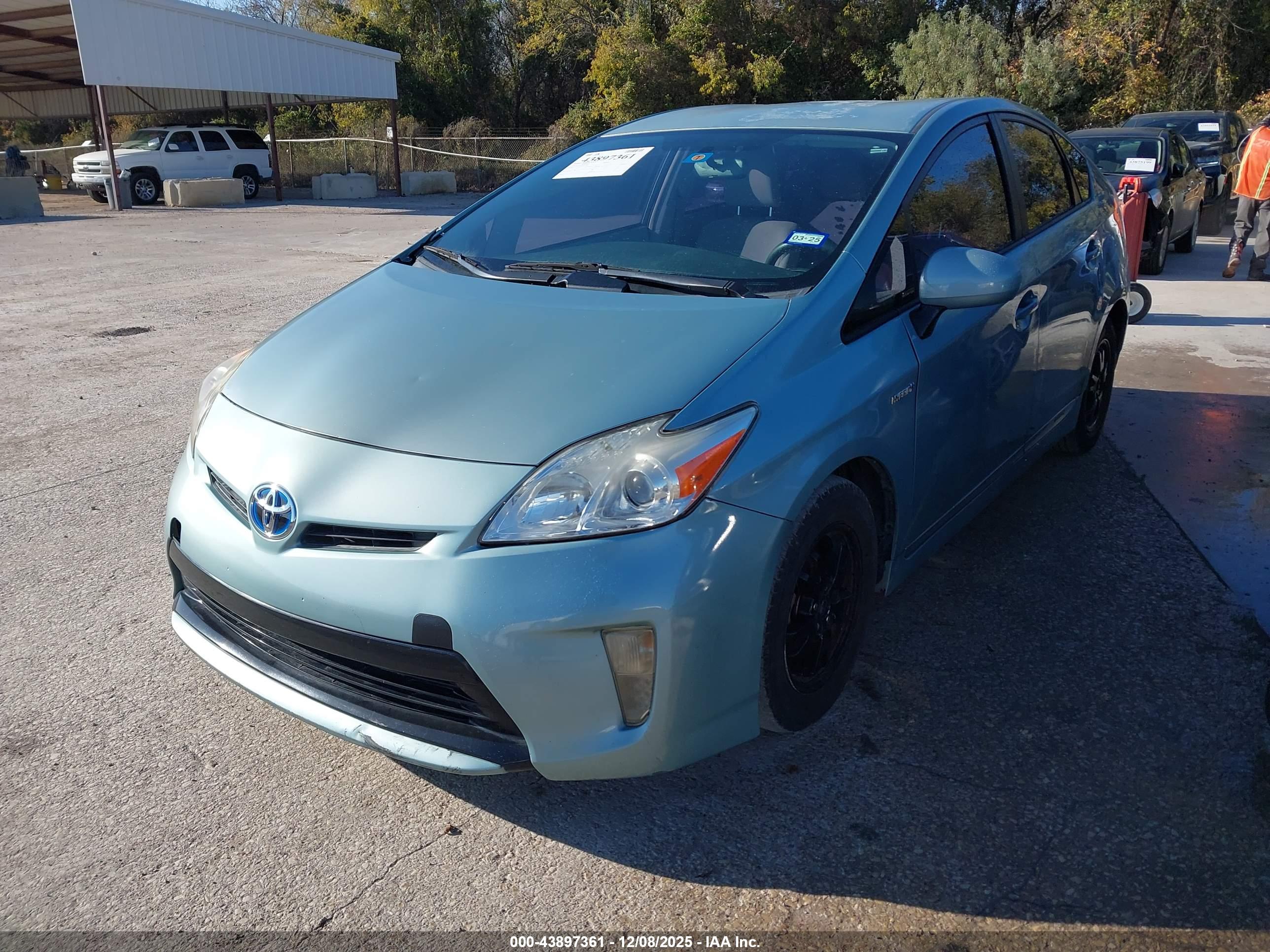 TOYOTA PRIUS image 2