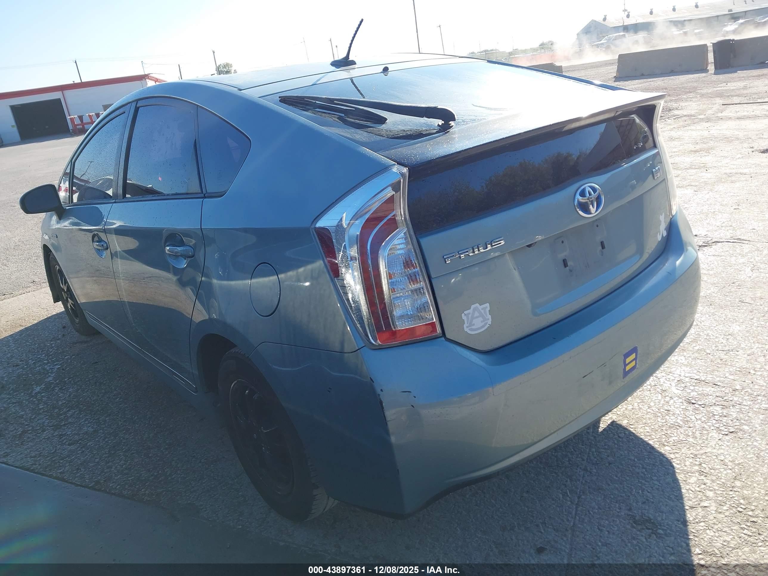 TOYOTA PRIUS image 3