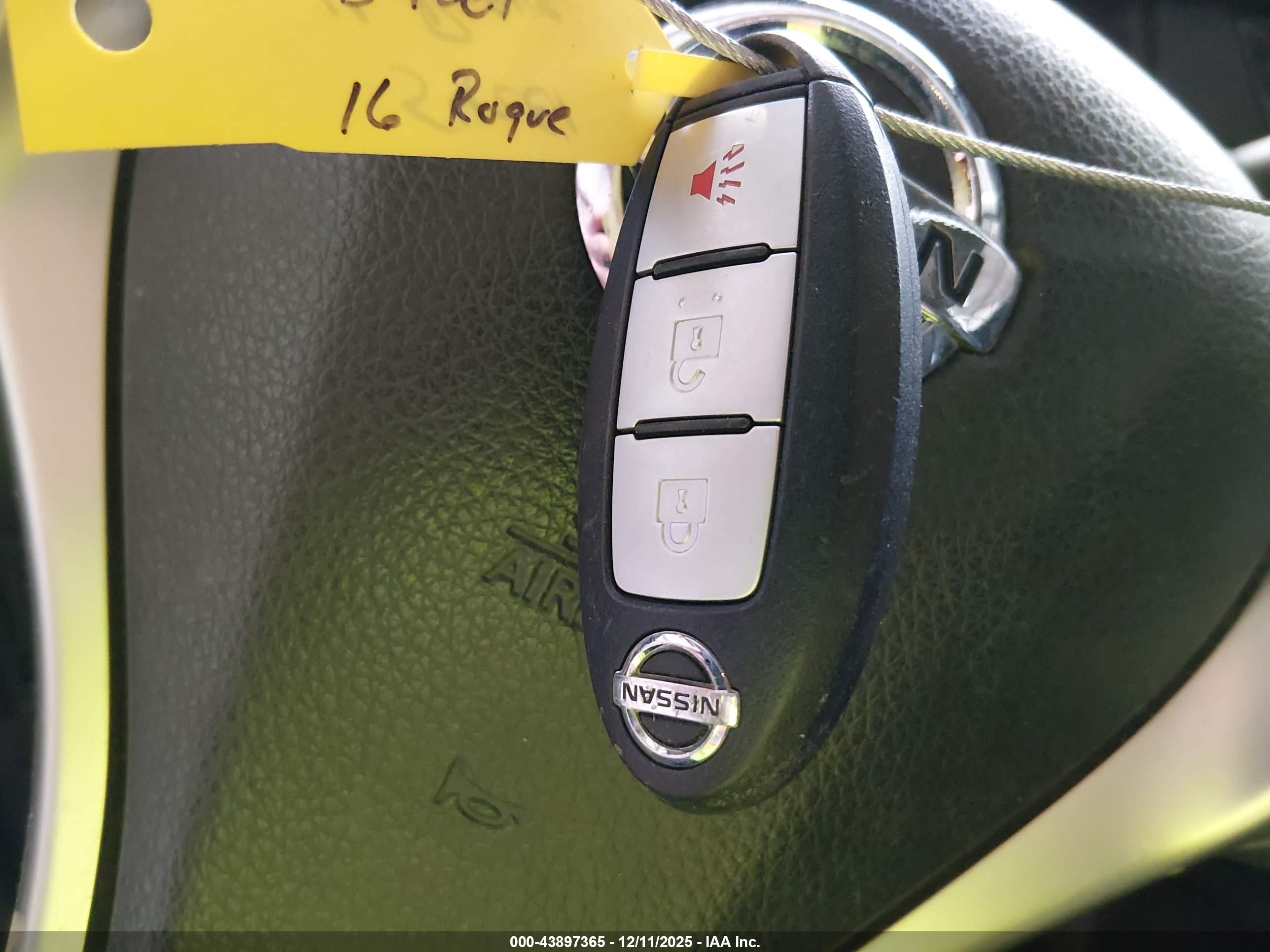 NISSAN ROGUE image 11