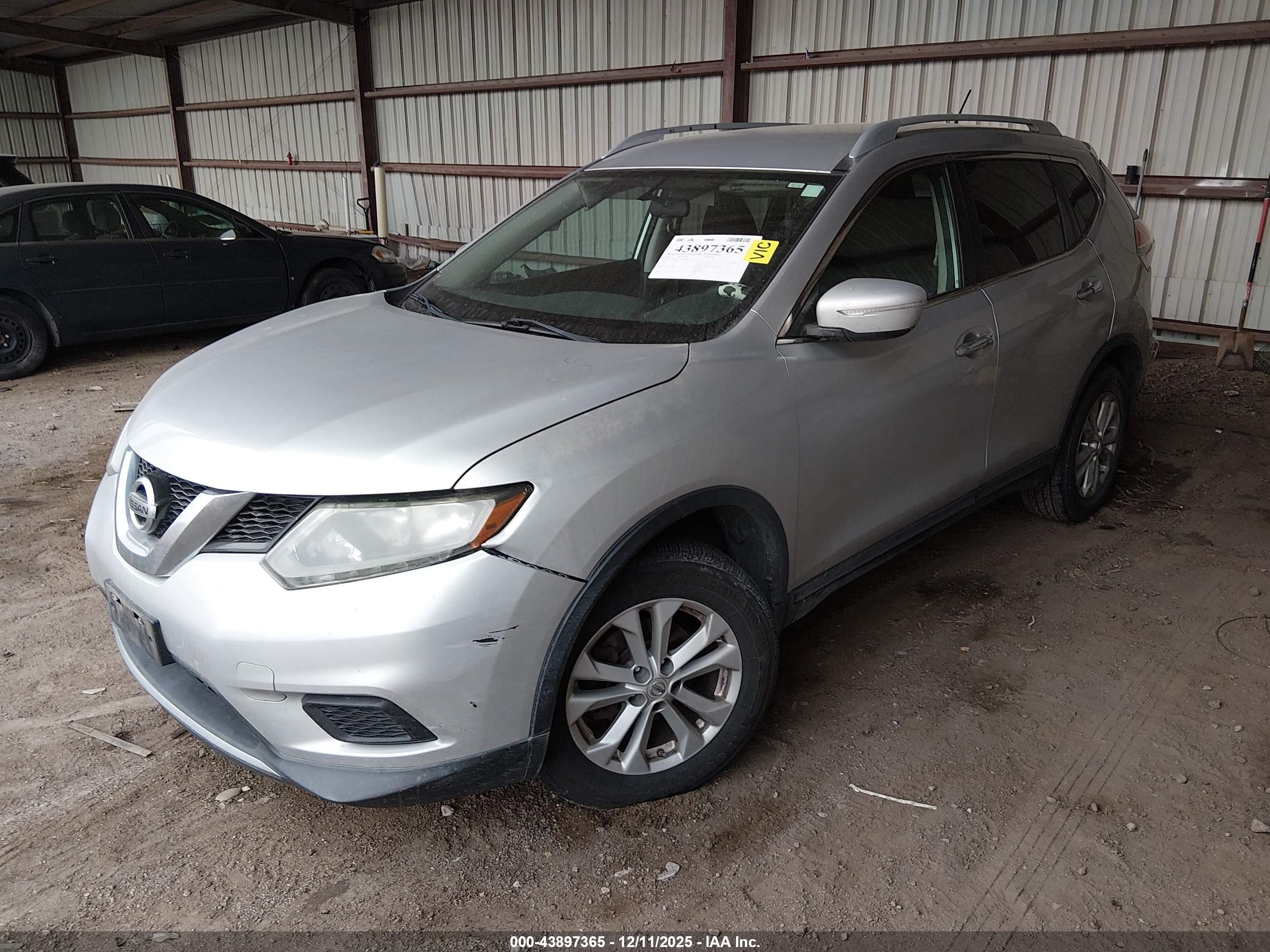 NISSAN ROGUE image 2