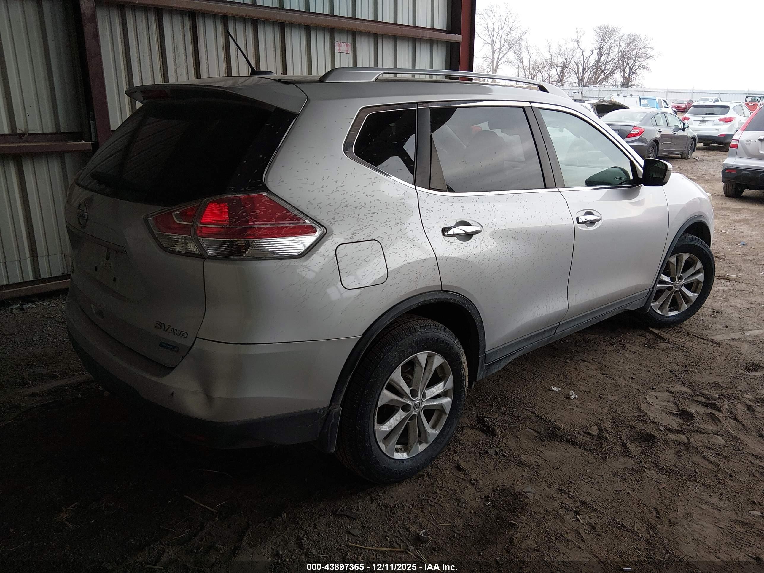 NISSAN ROGUE image 4