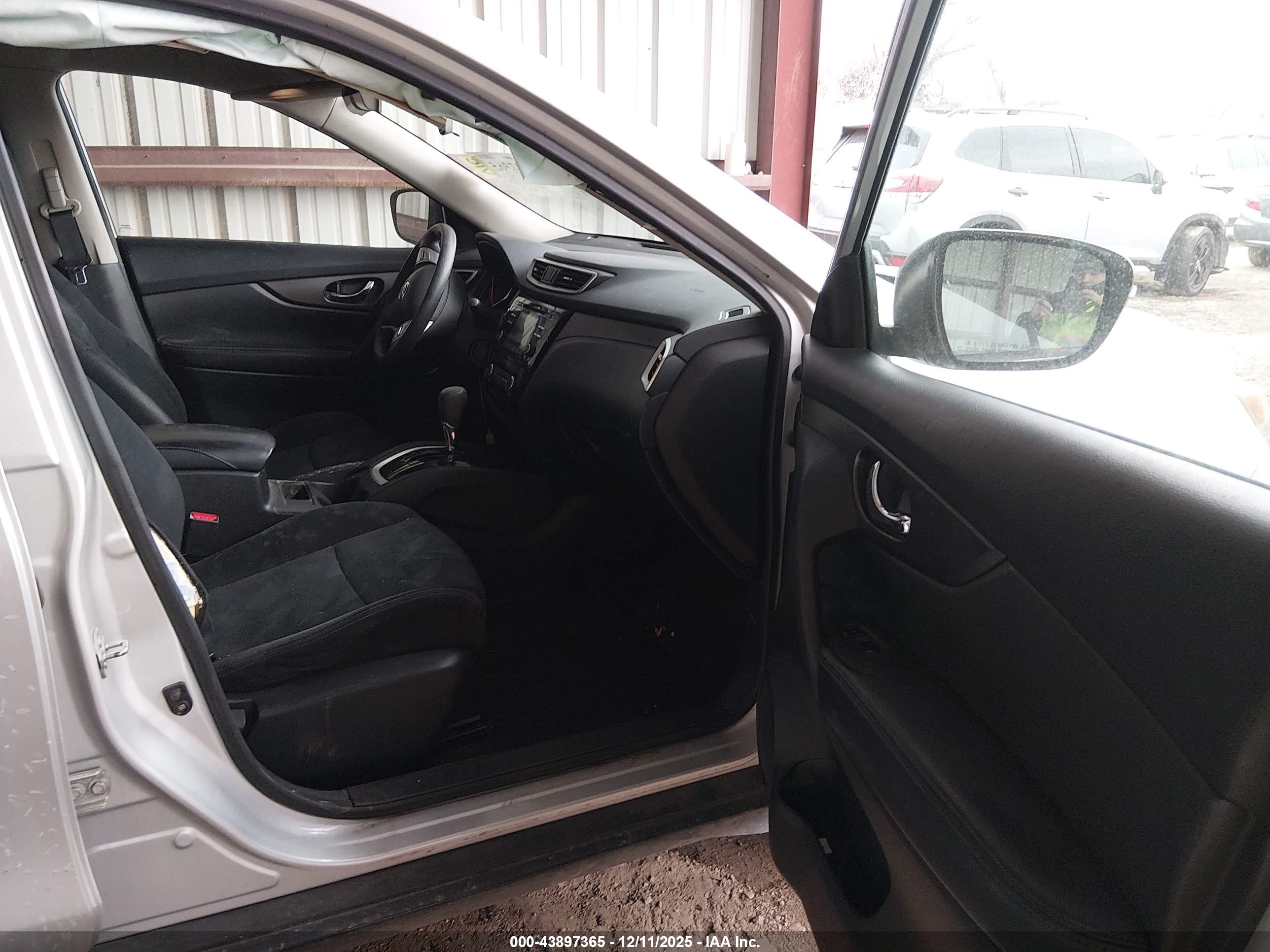 NISSAN ROGUE image 5