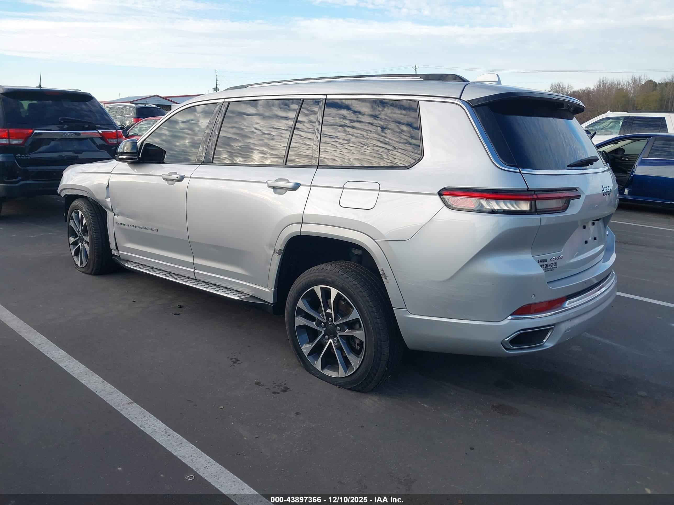 JEEP GRAND image 3