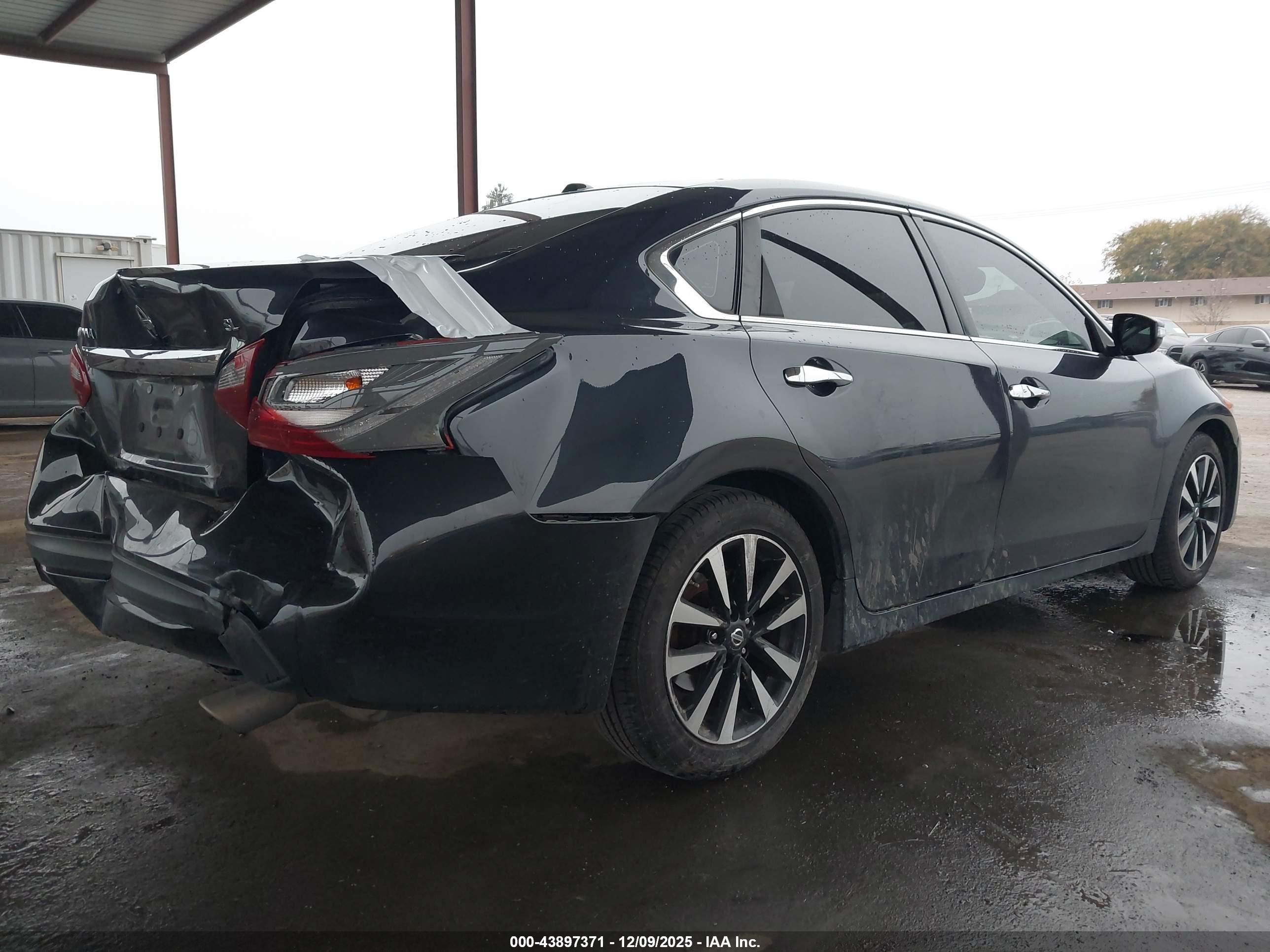 NISSAN ALTIMA image 4