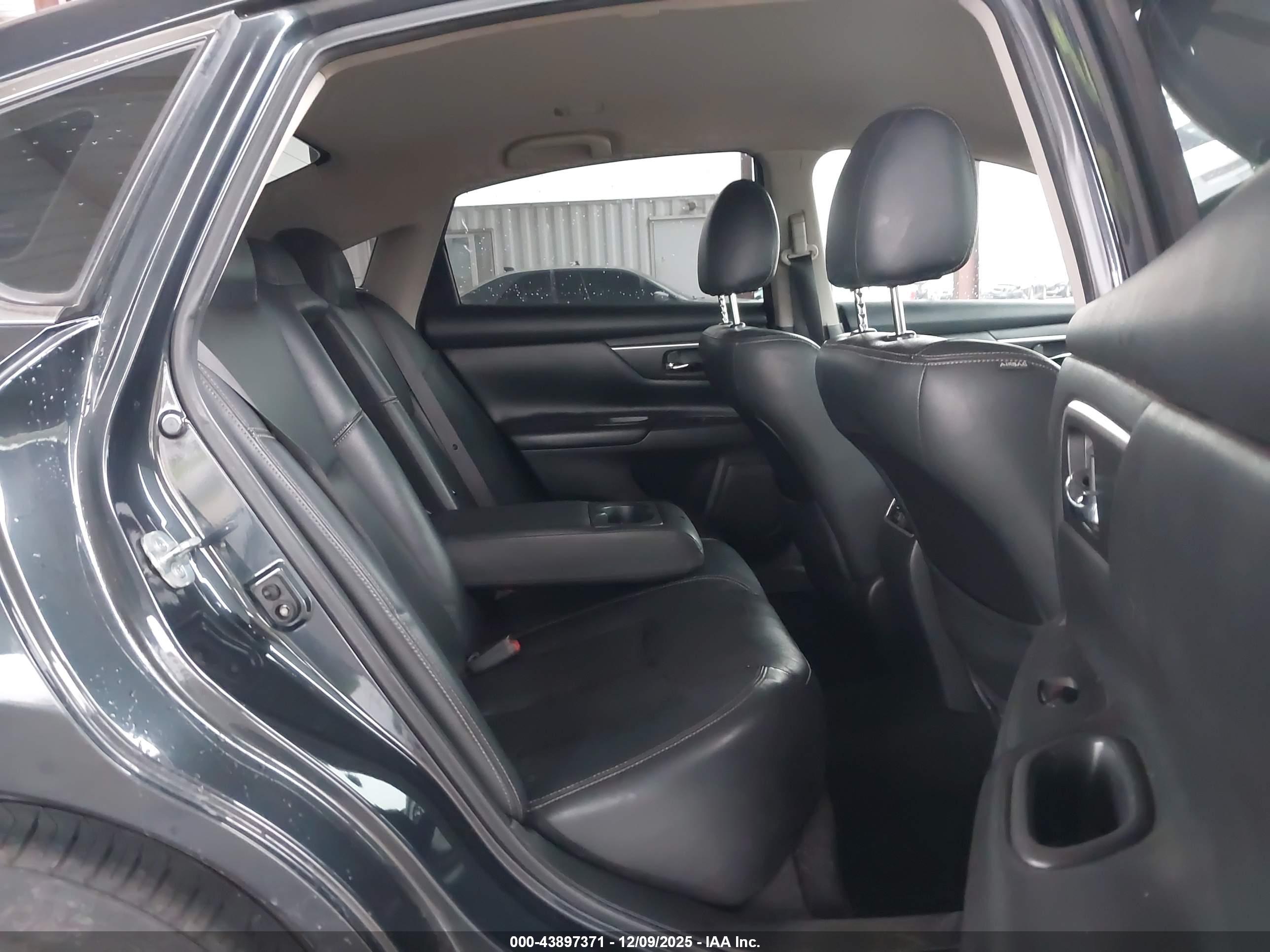NISSAN ALTIMA image 8