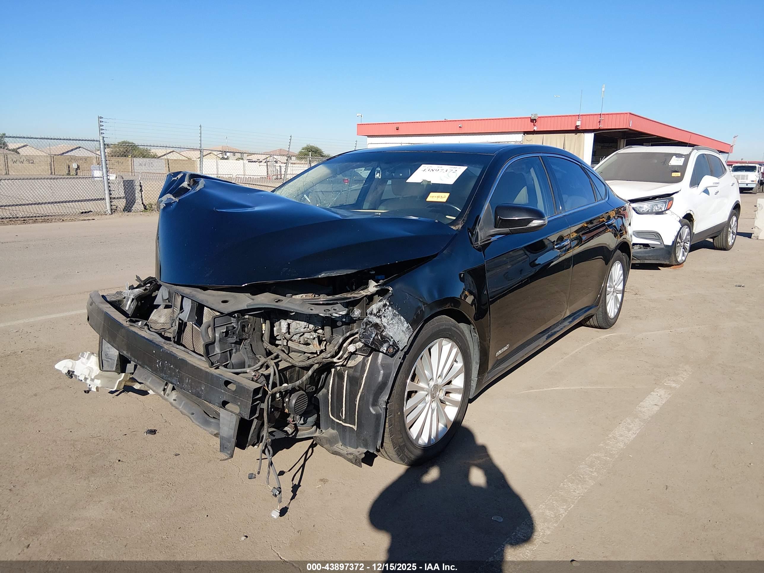 TOYOTA AVALON image 2