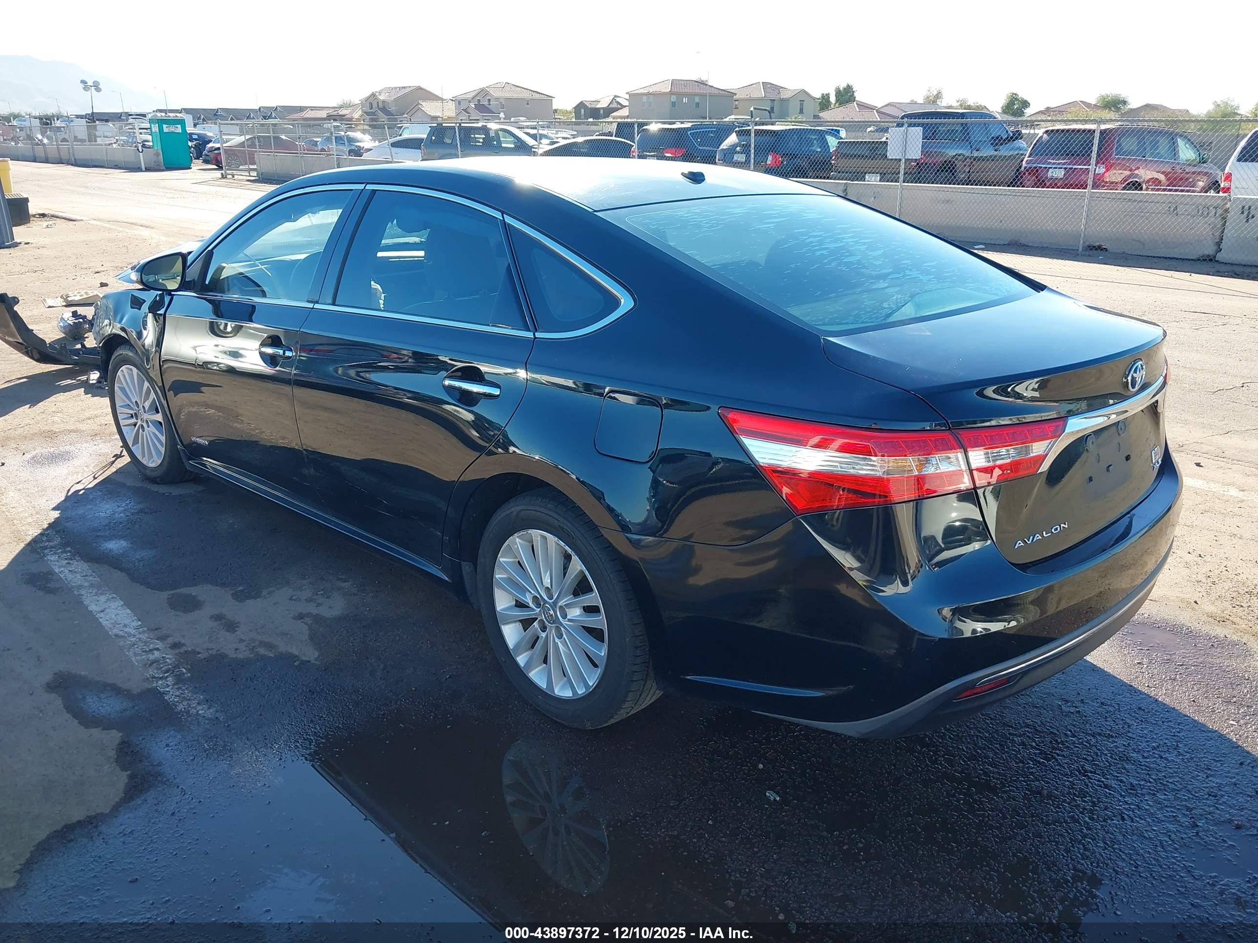 TOYOTA AVALON image 3