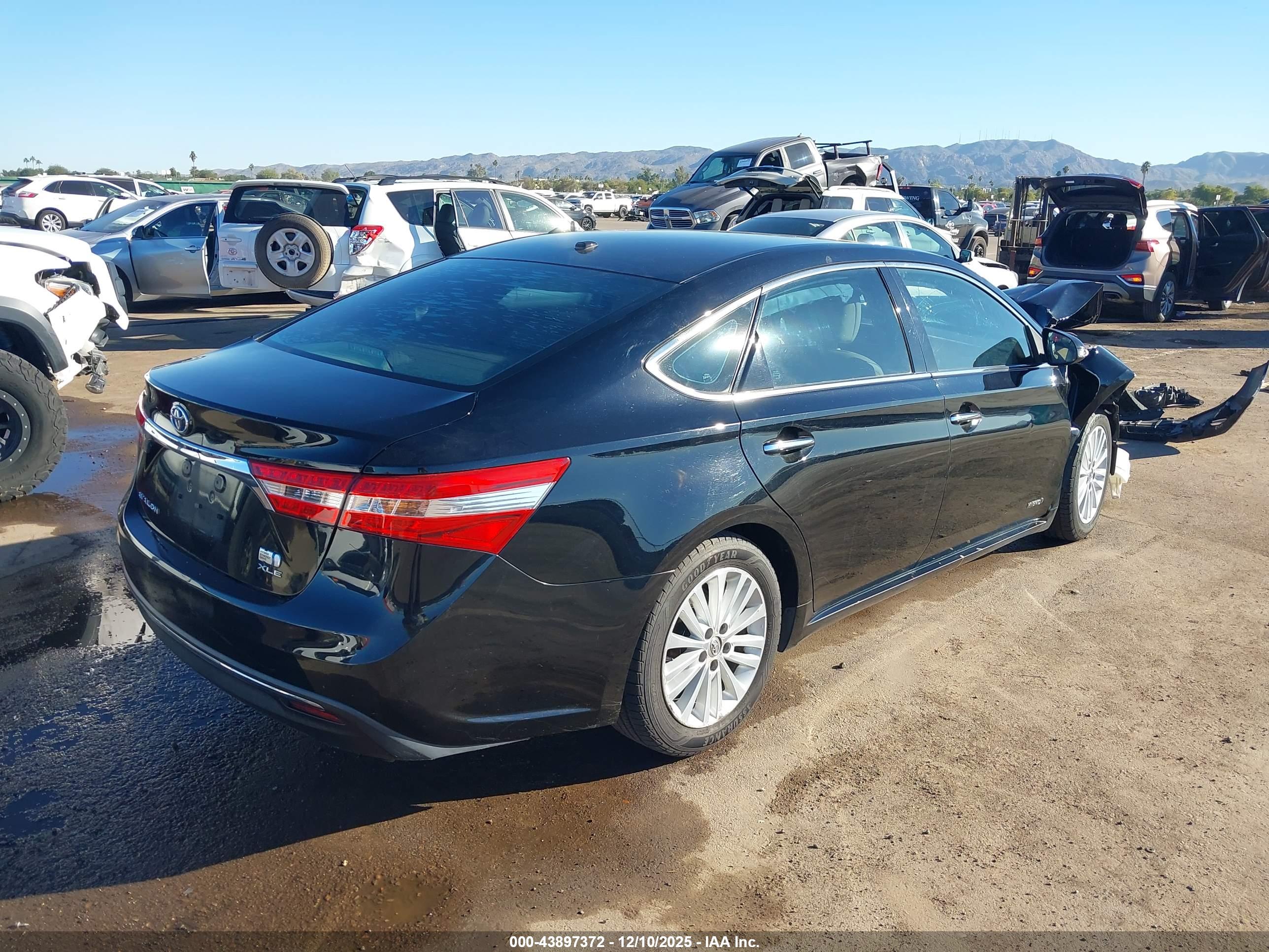 TOYOTA AVALON image 4