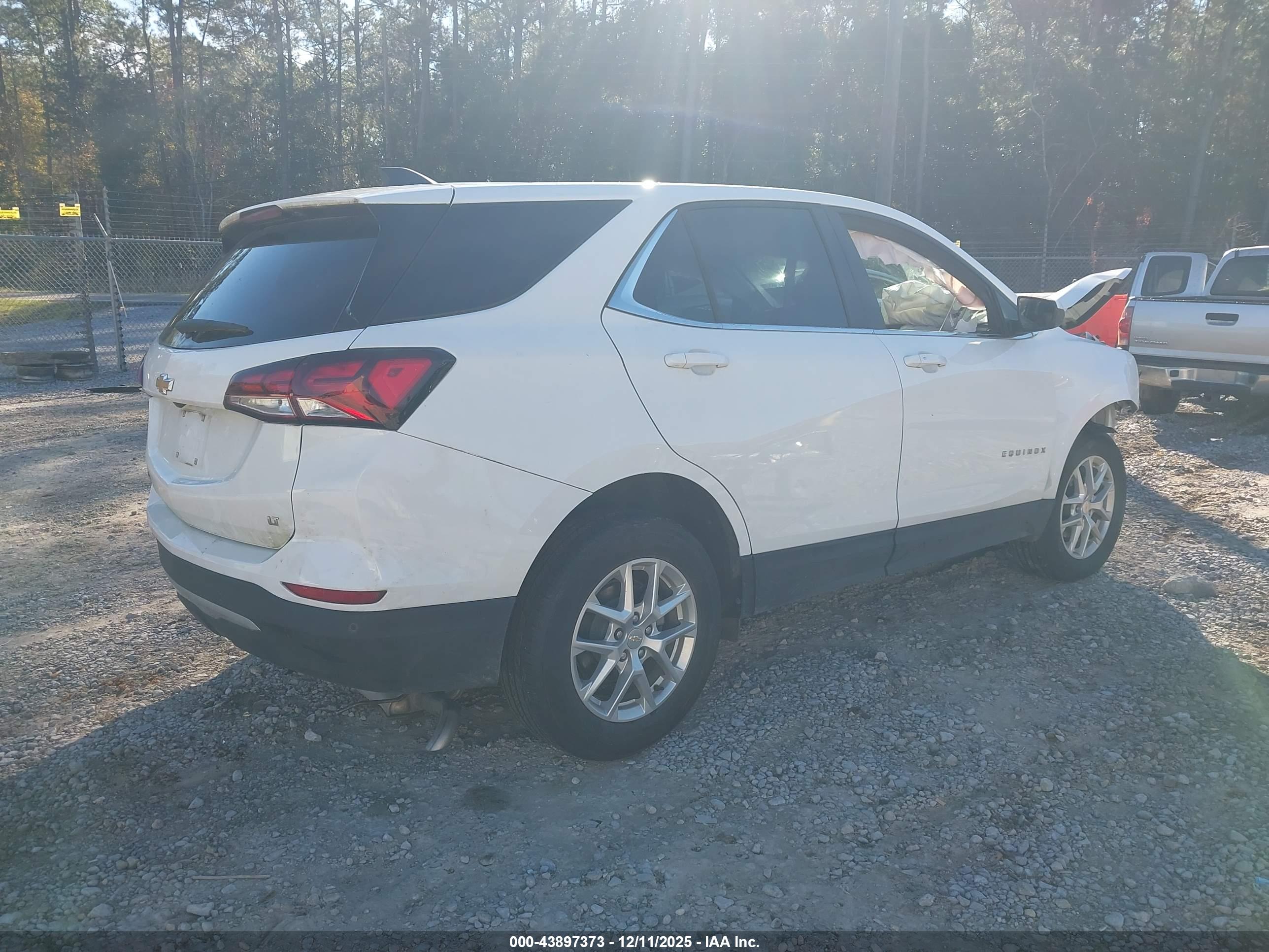 CHEVROLET EQUINOX image 4
