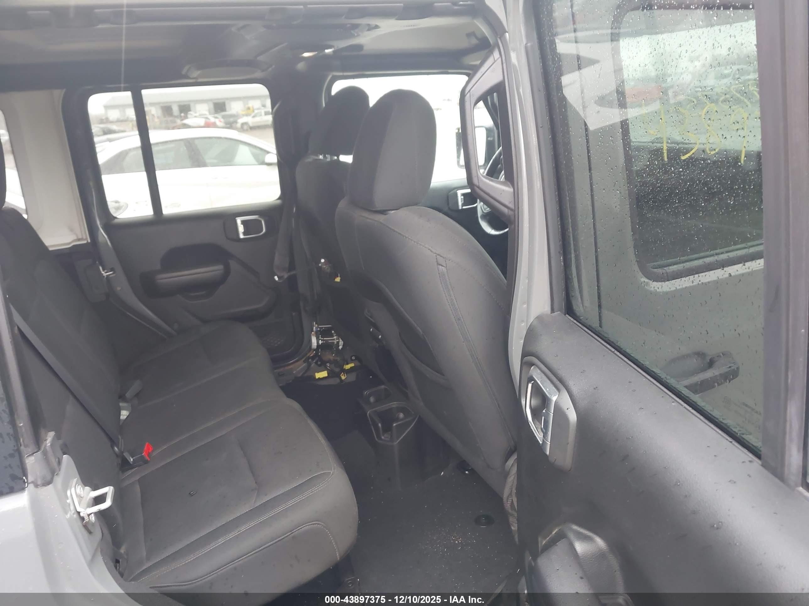 JEEP WRANGLER image 8