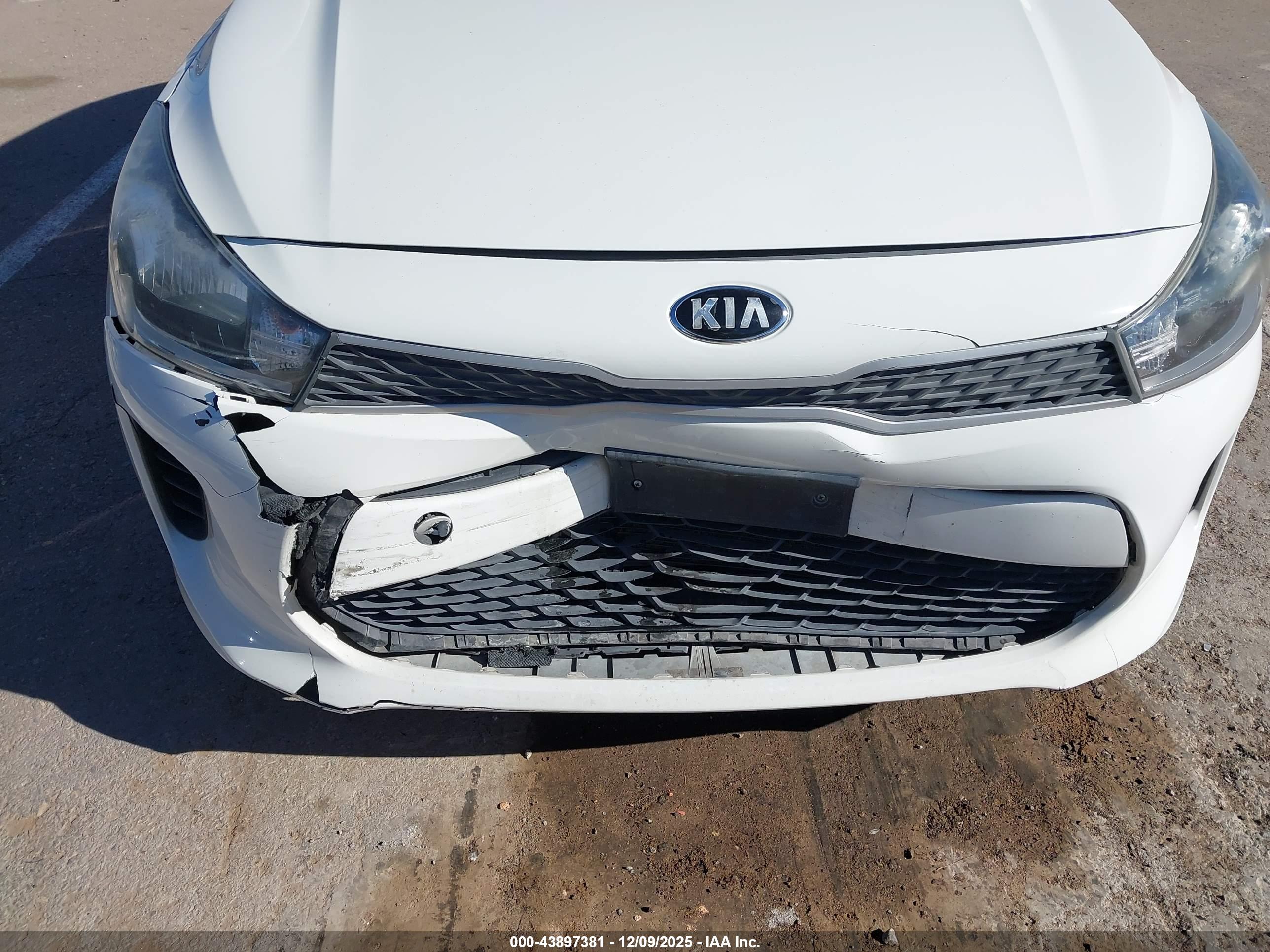 KIA RIO image 6