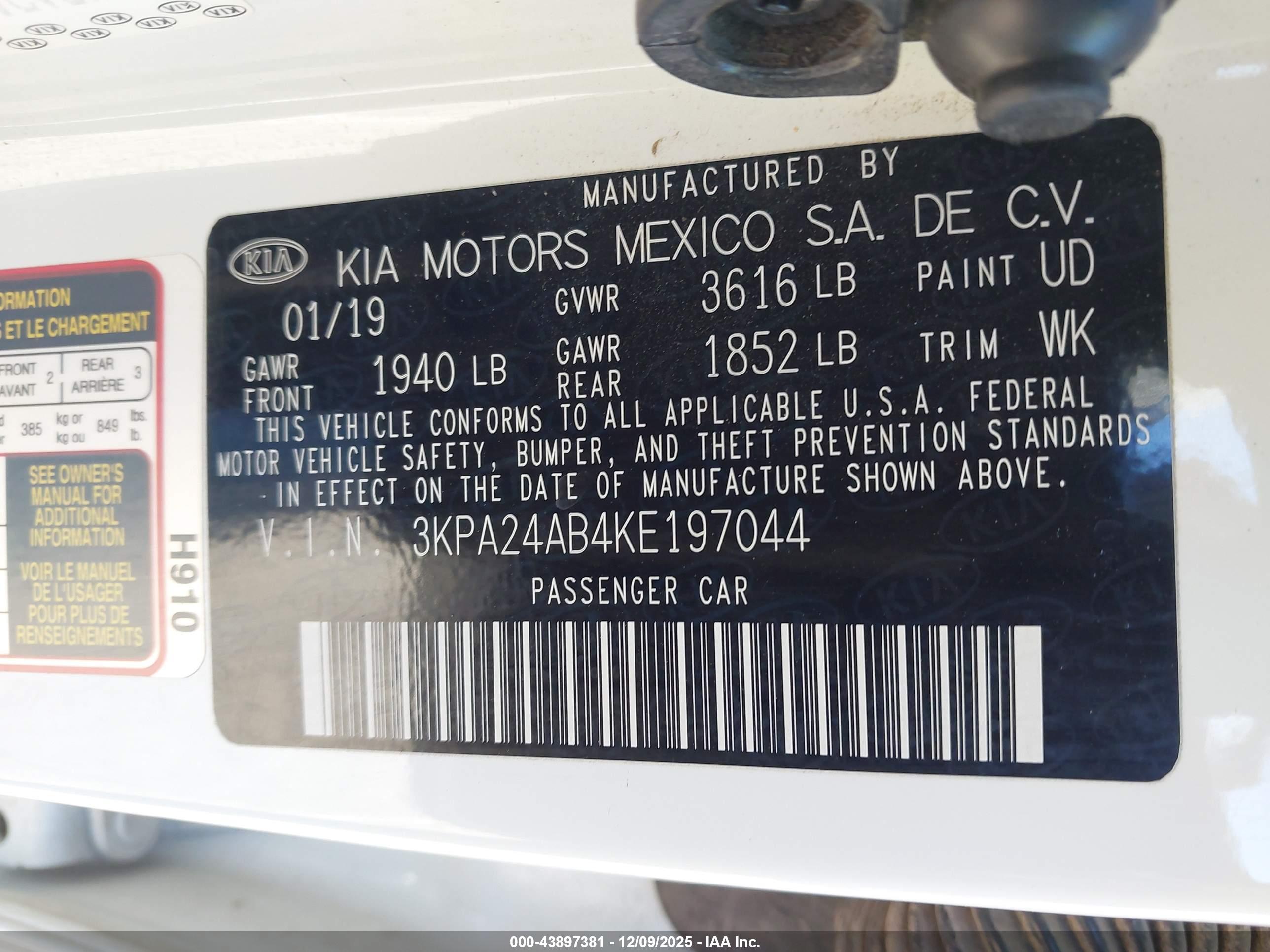 KIA RIO image 9