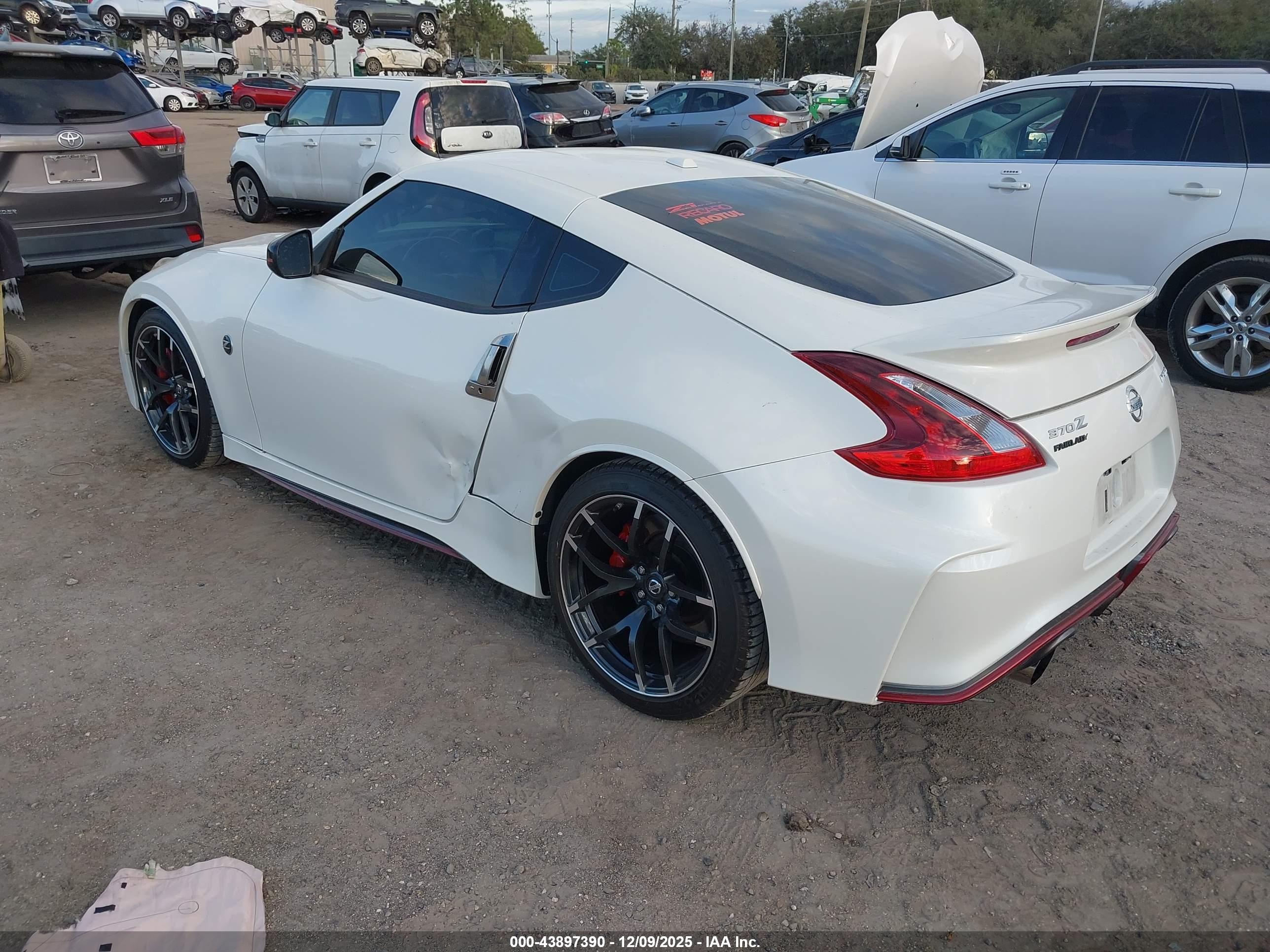 NISSAN 370Z image 3