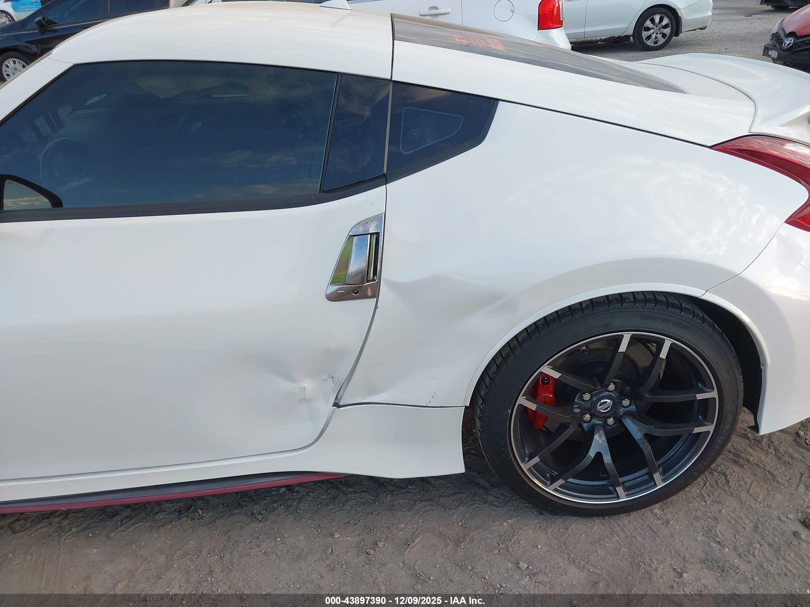 NISSAN 370Z image 6