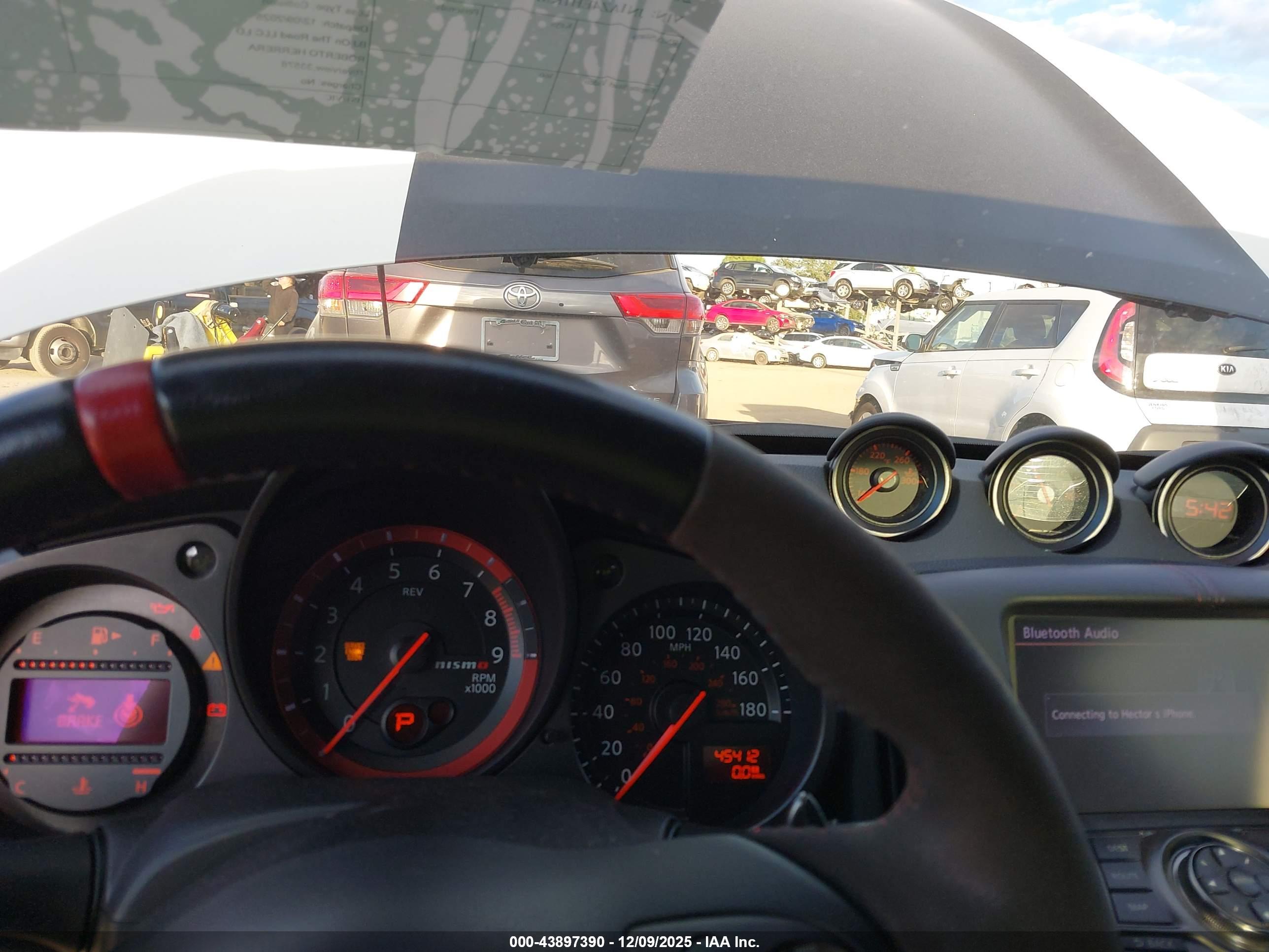 NISSAN 370Z image 7