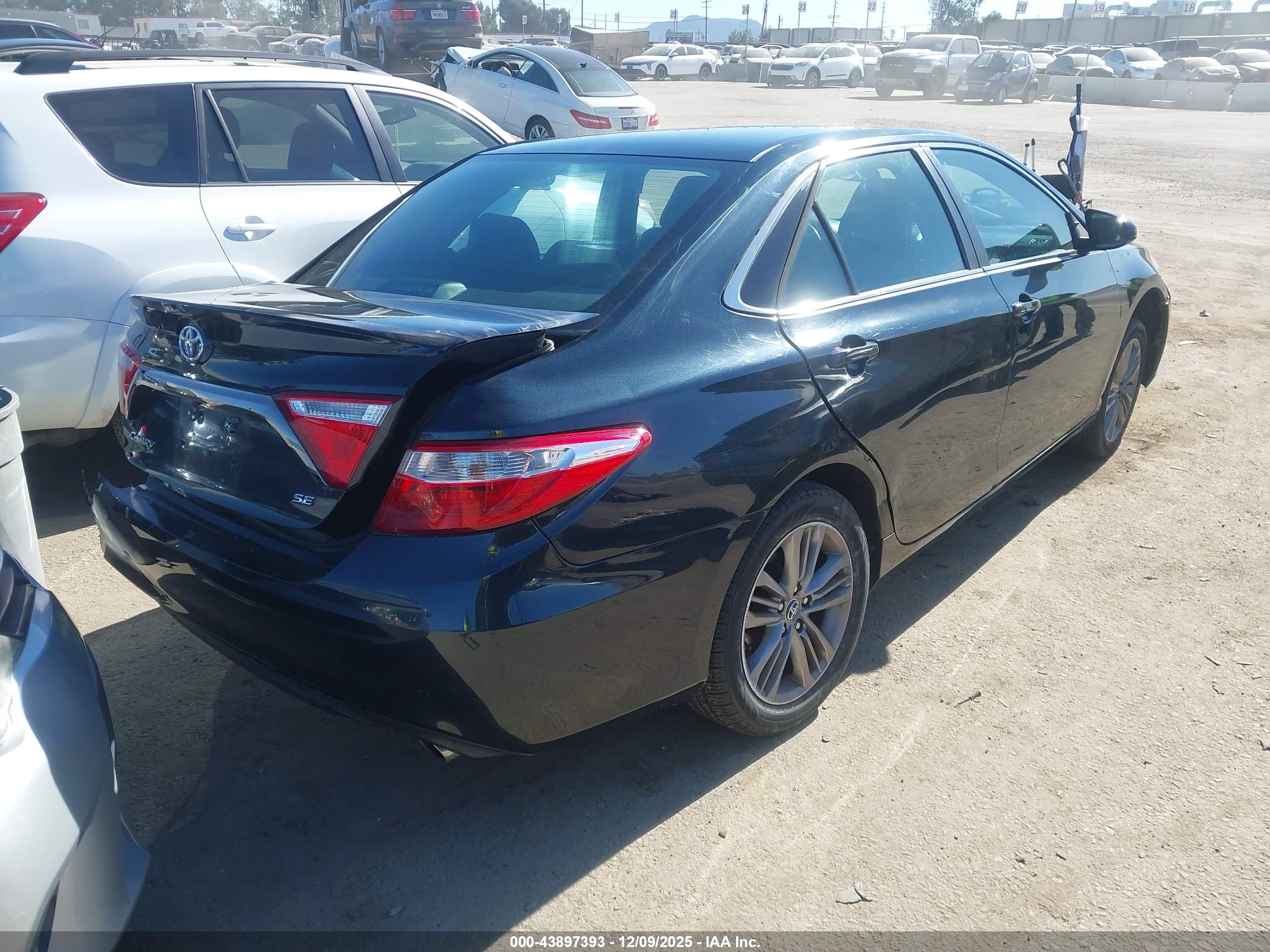 TOYOTA CAMRY image 4