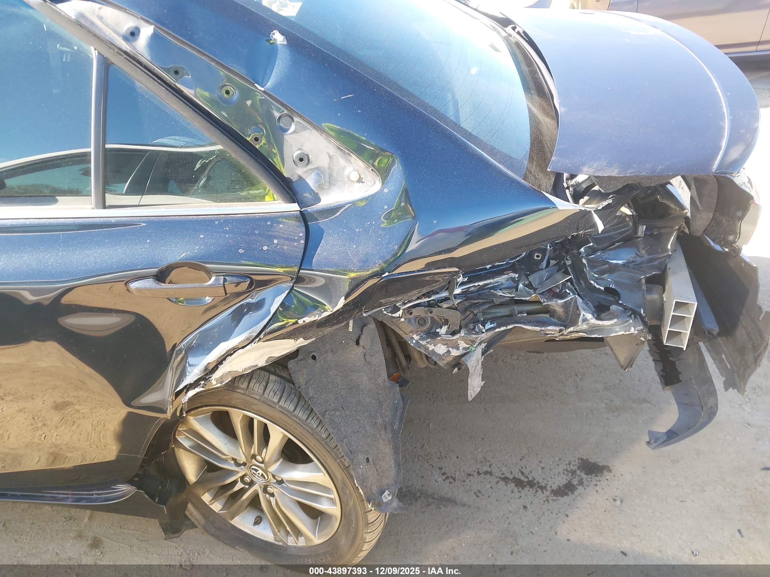 TOYOTA CAMRY image 6