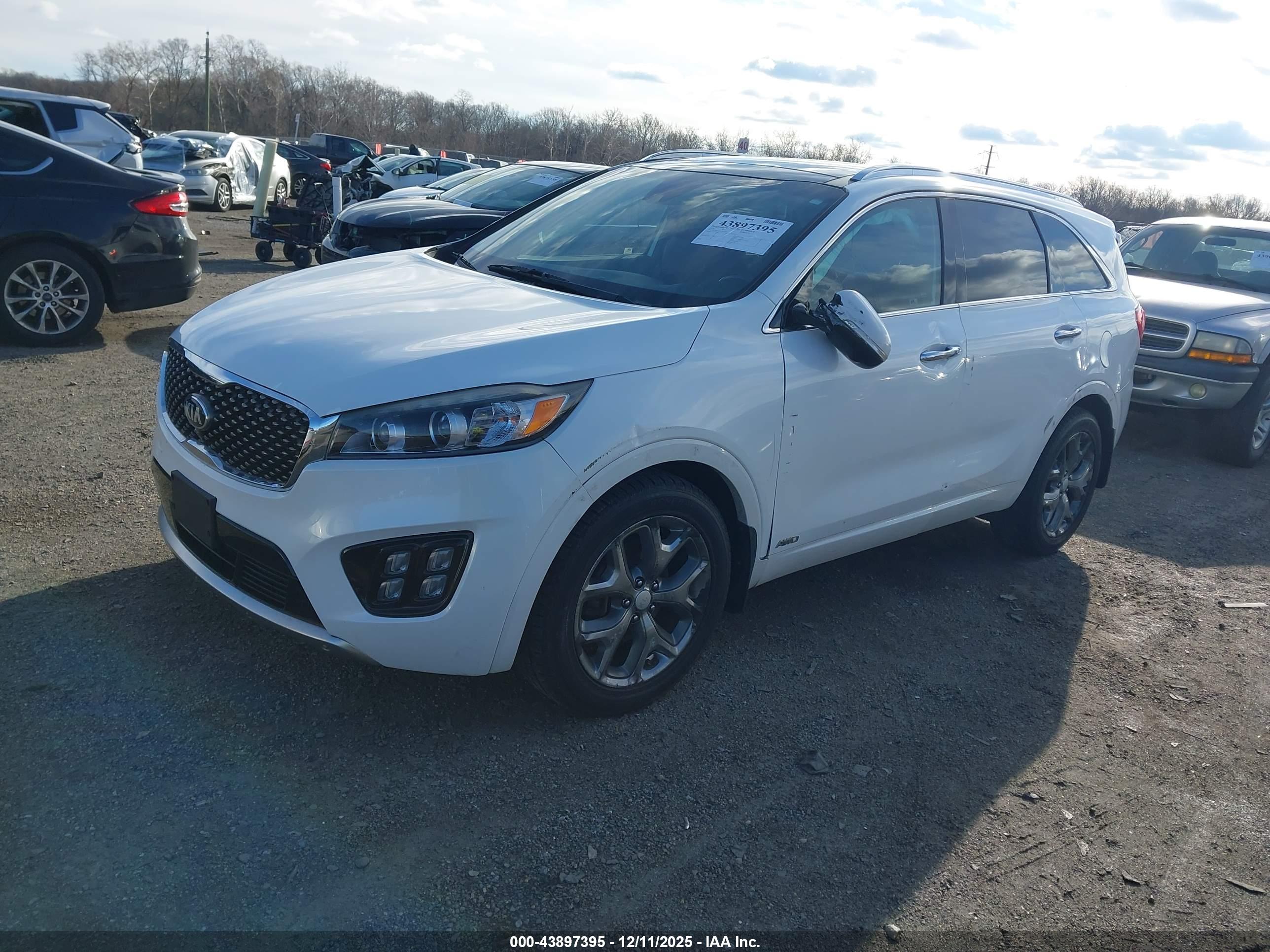 KIA SORENTO image 2