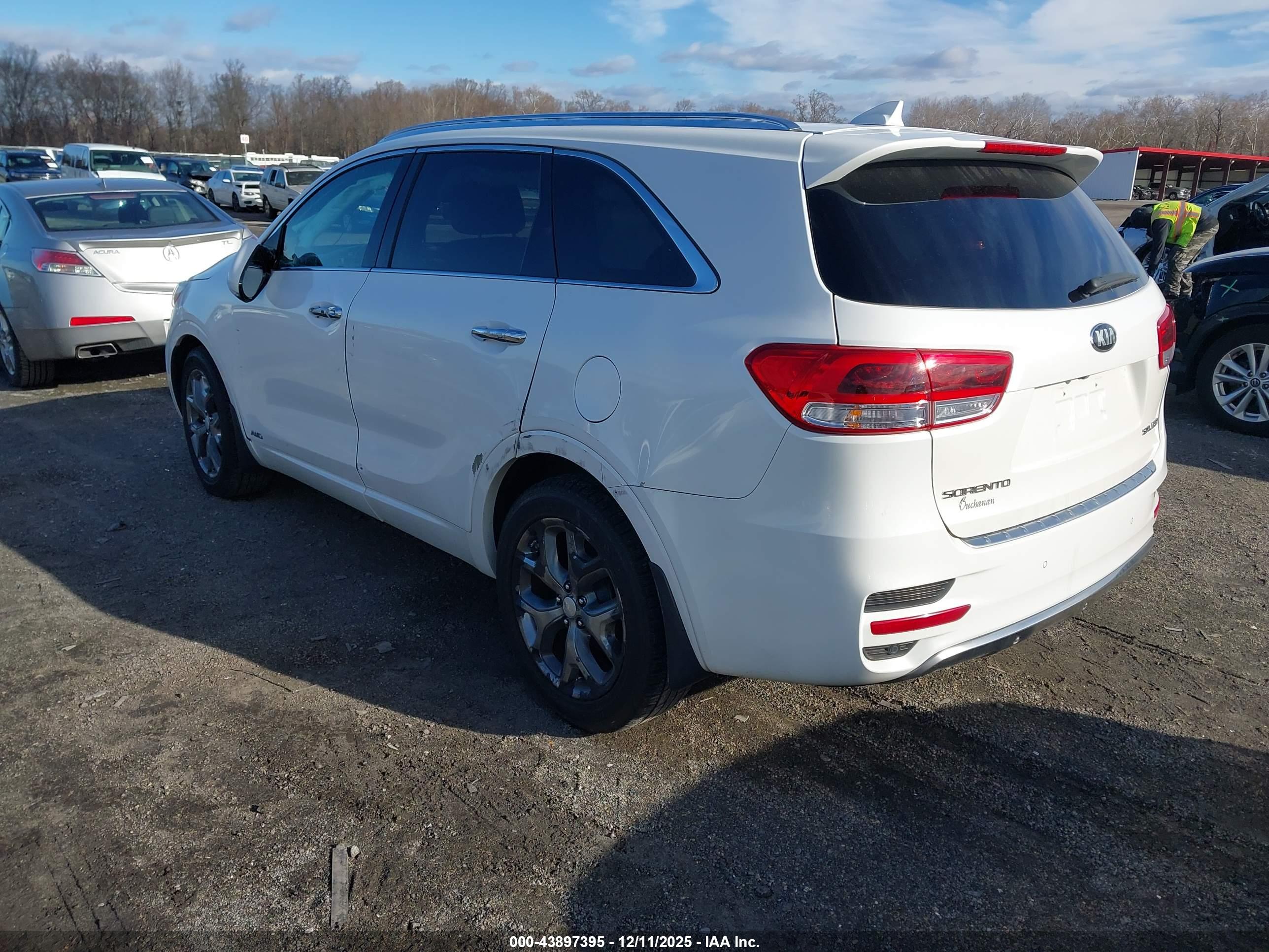 KIA SORENTO image 3