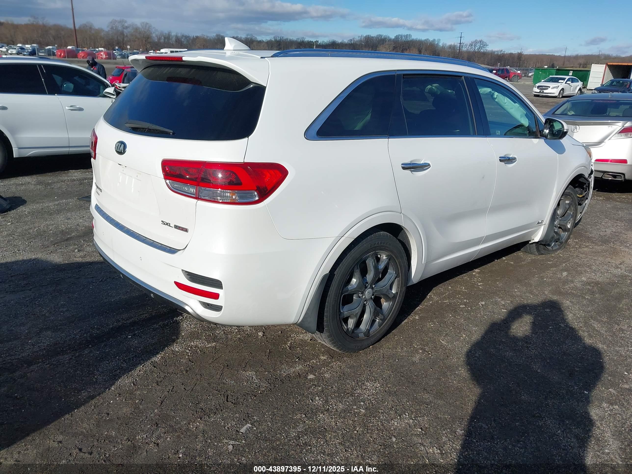 KIA SORENTO image 4