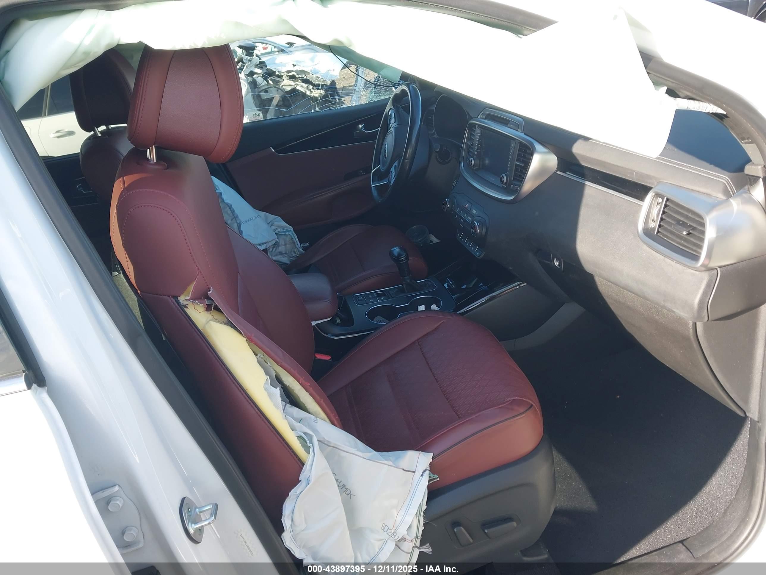 KIA SORENTO image 5